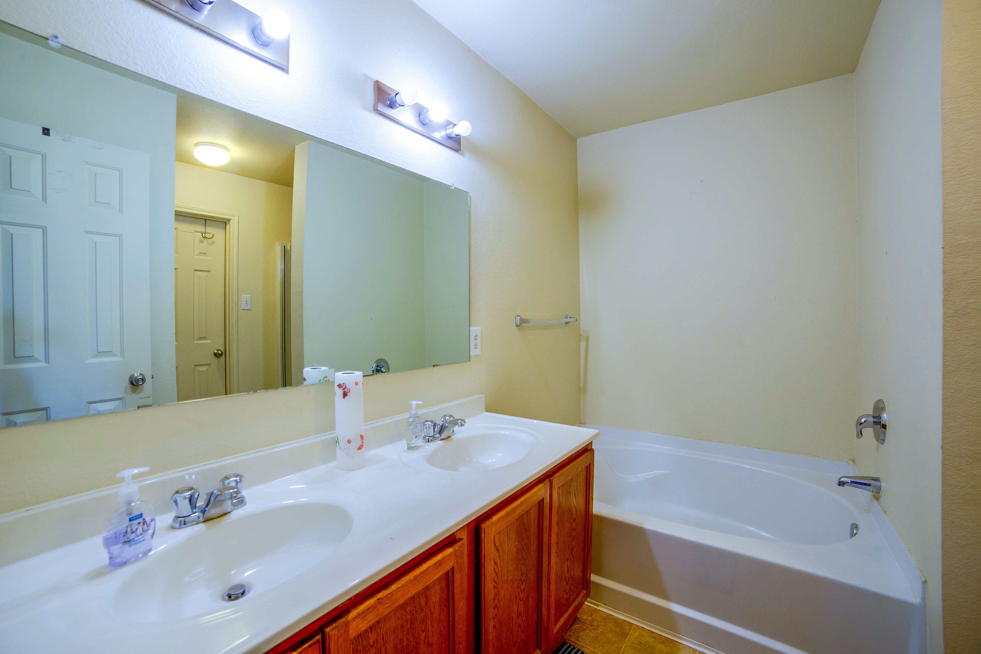 Full Bathroom