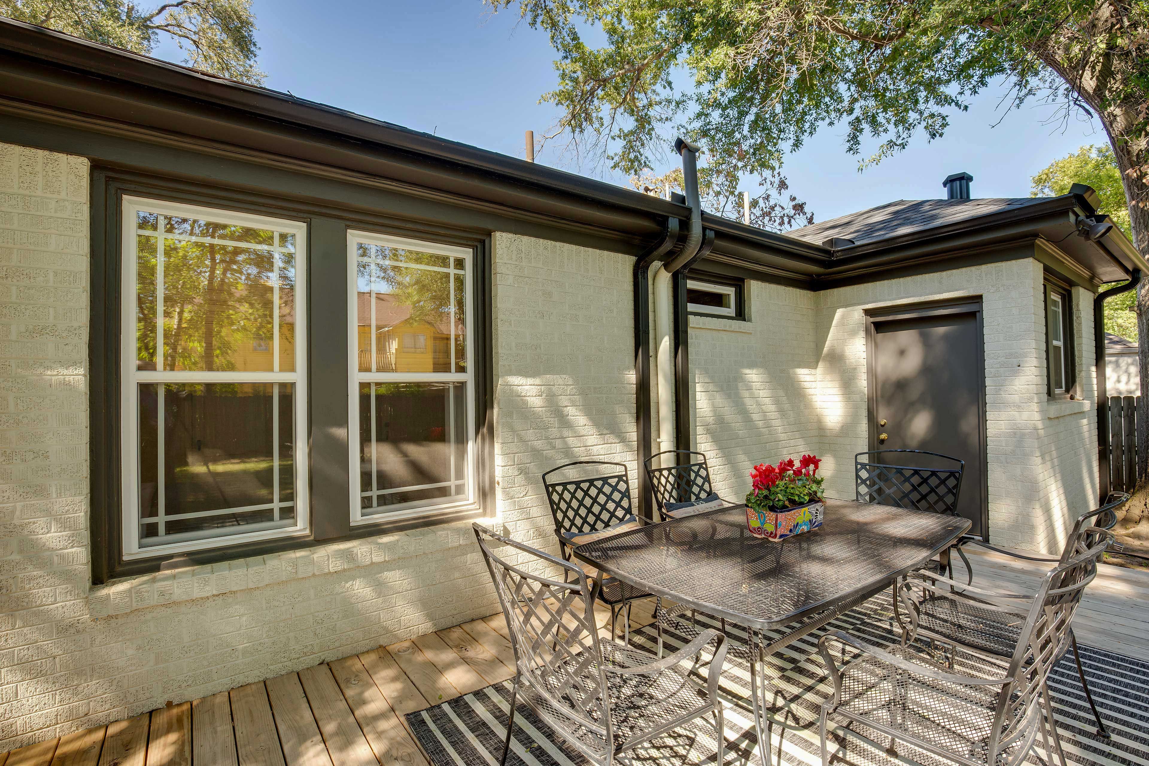 Deck | Dining Area