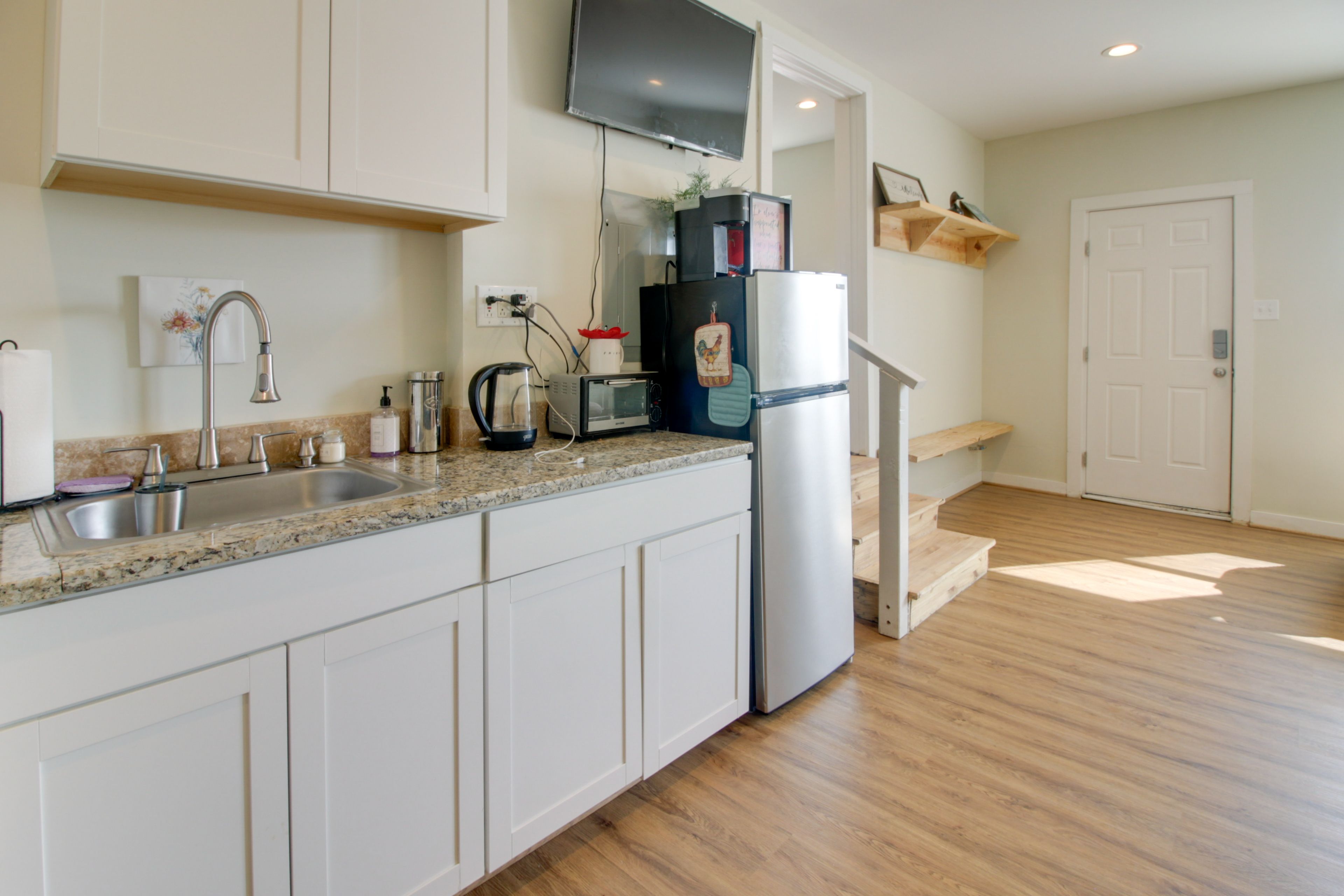 Kitchenette | Keyless Entry