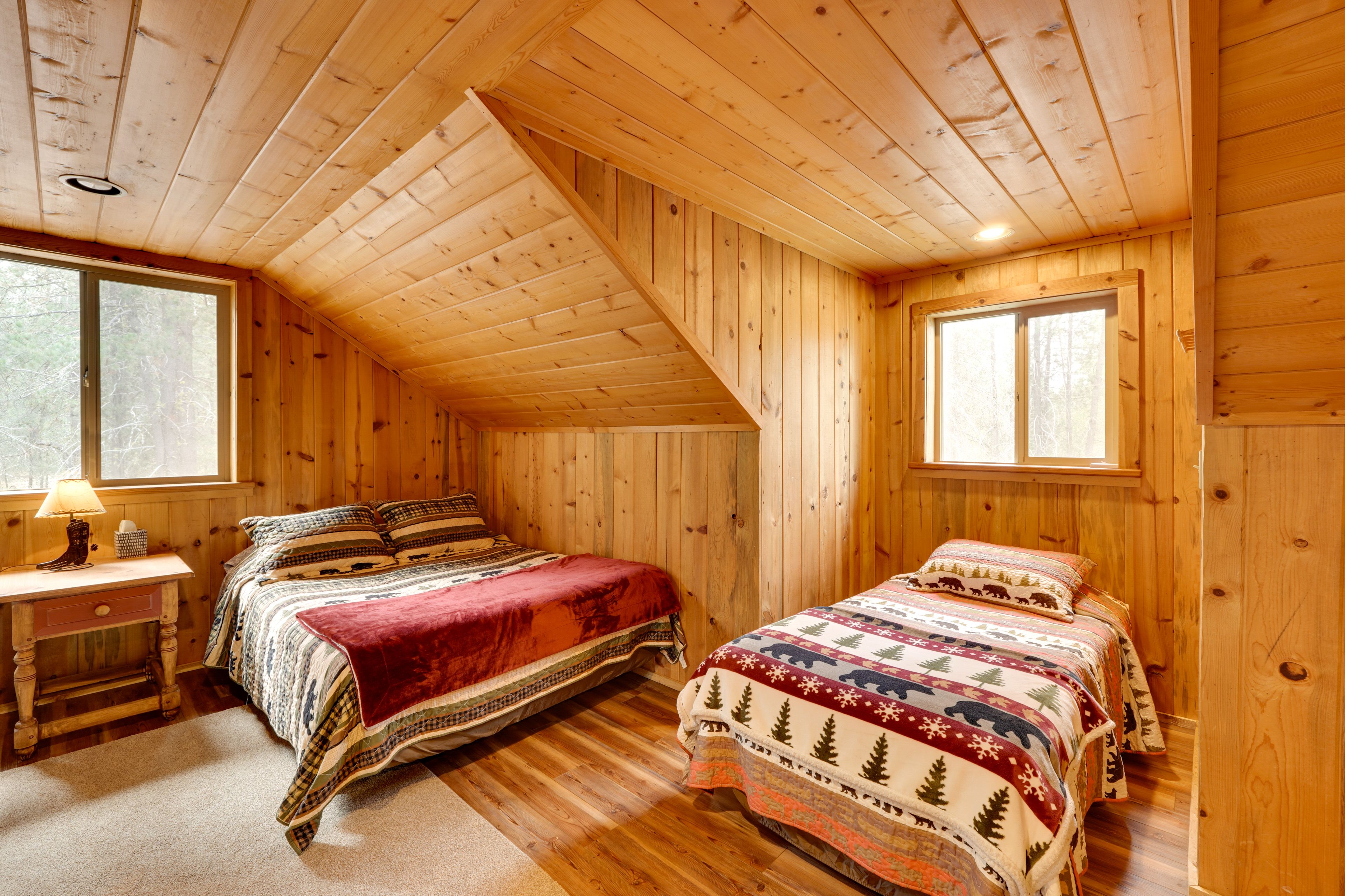 Bedroom | 2 Queen Beds | Full Bed | 2 Twin Beds