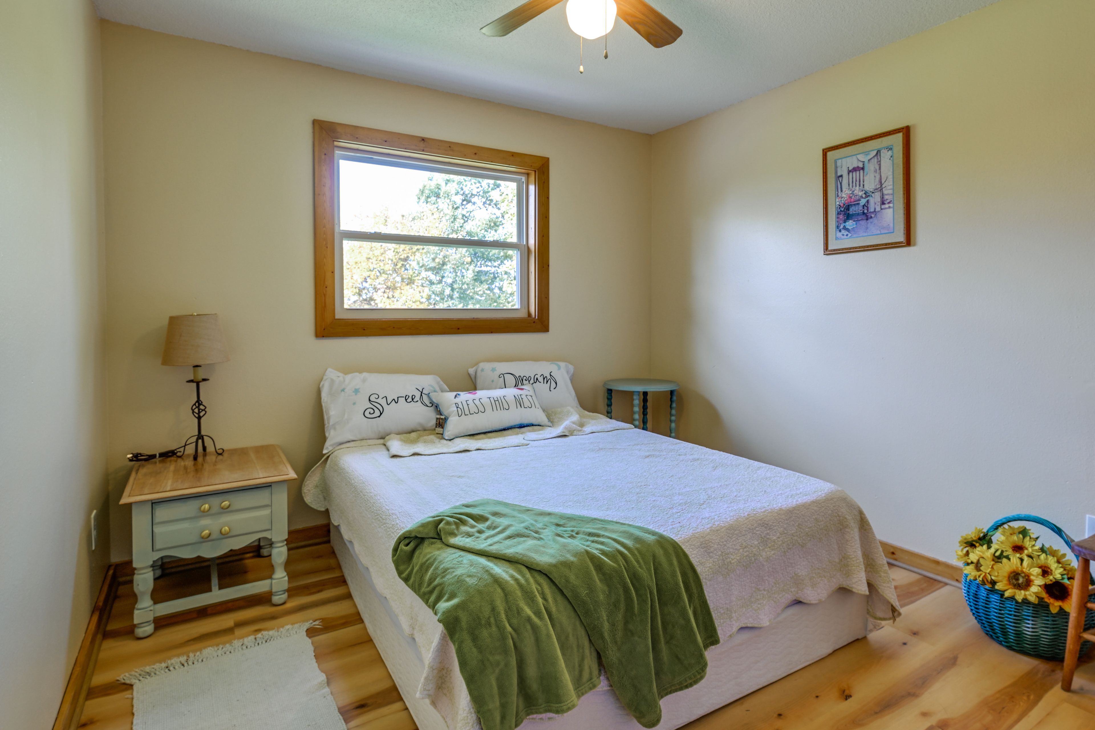 Bedroom 2 | Queen Bed
