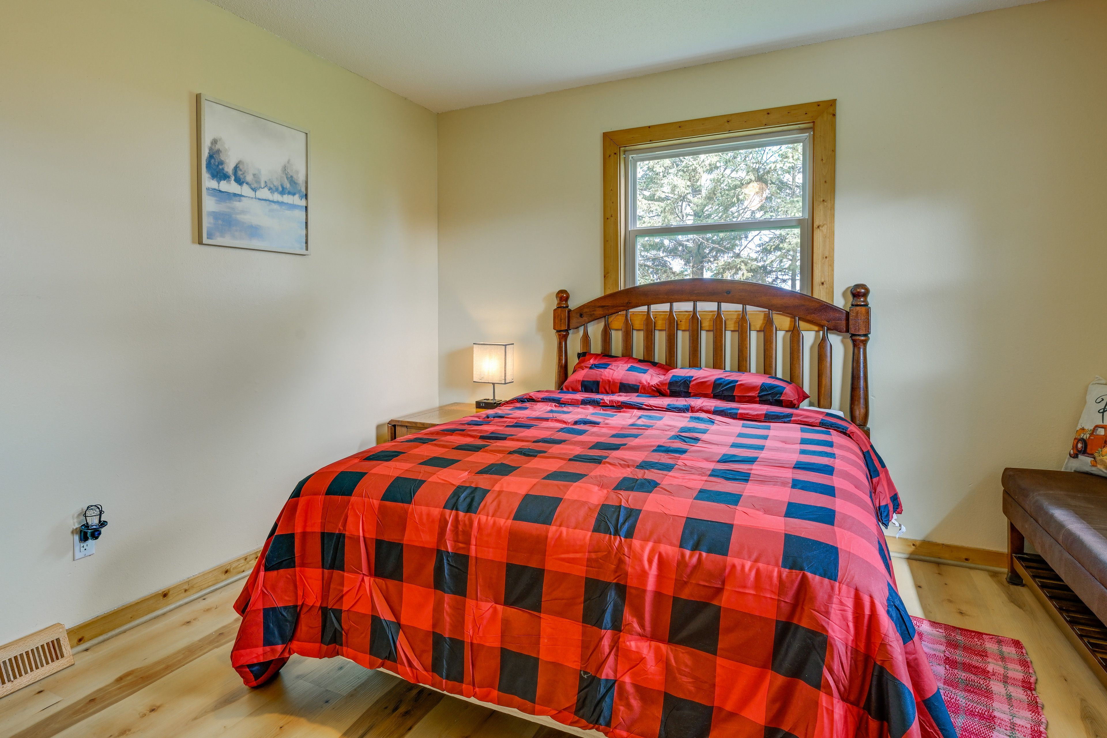 Bedroom 1 | Queen Bed | Linens Provided