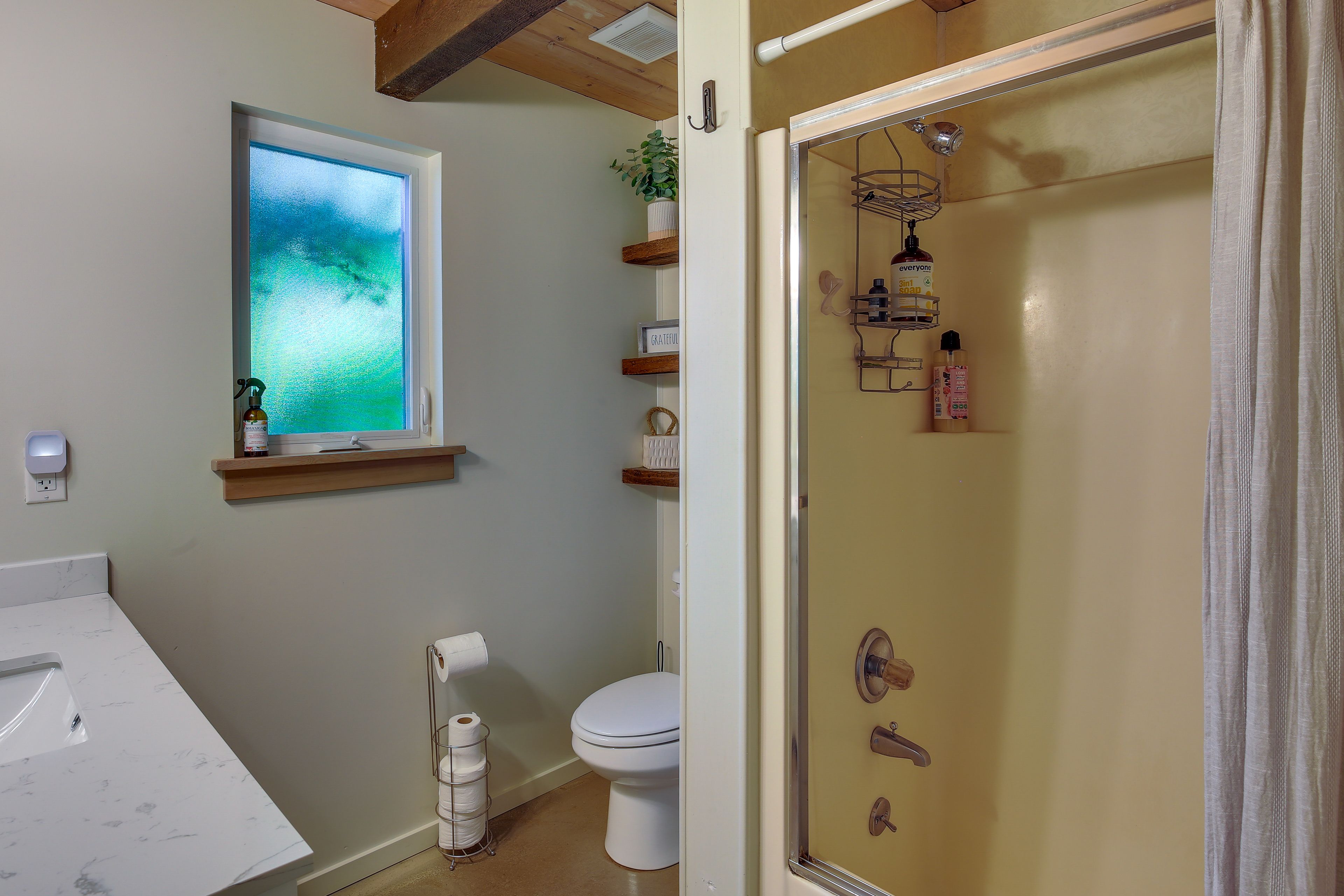 Full Bathroom | 1st Floor
