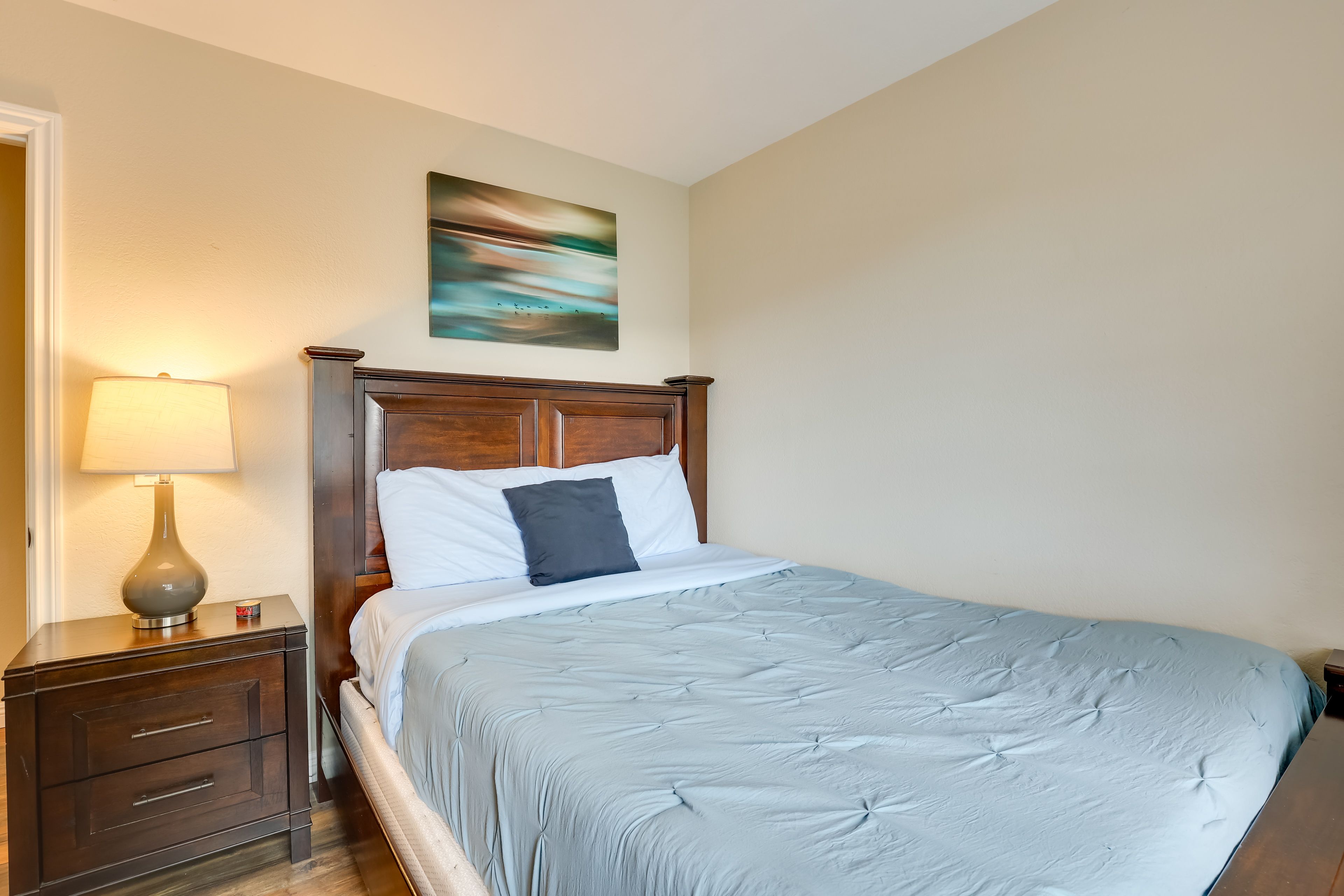 Bedroom 3 | Queen Bed