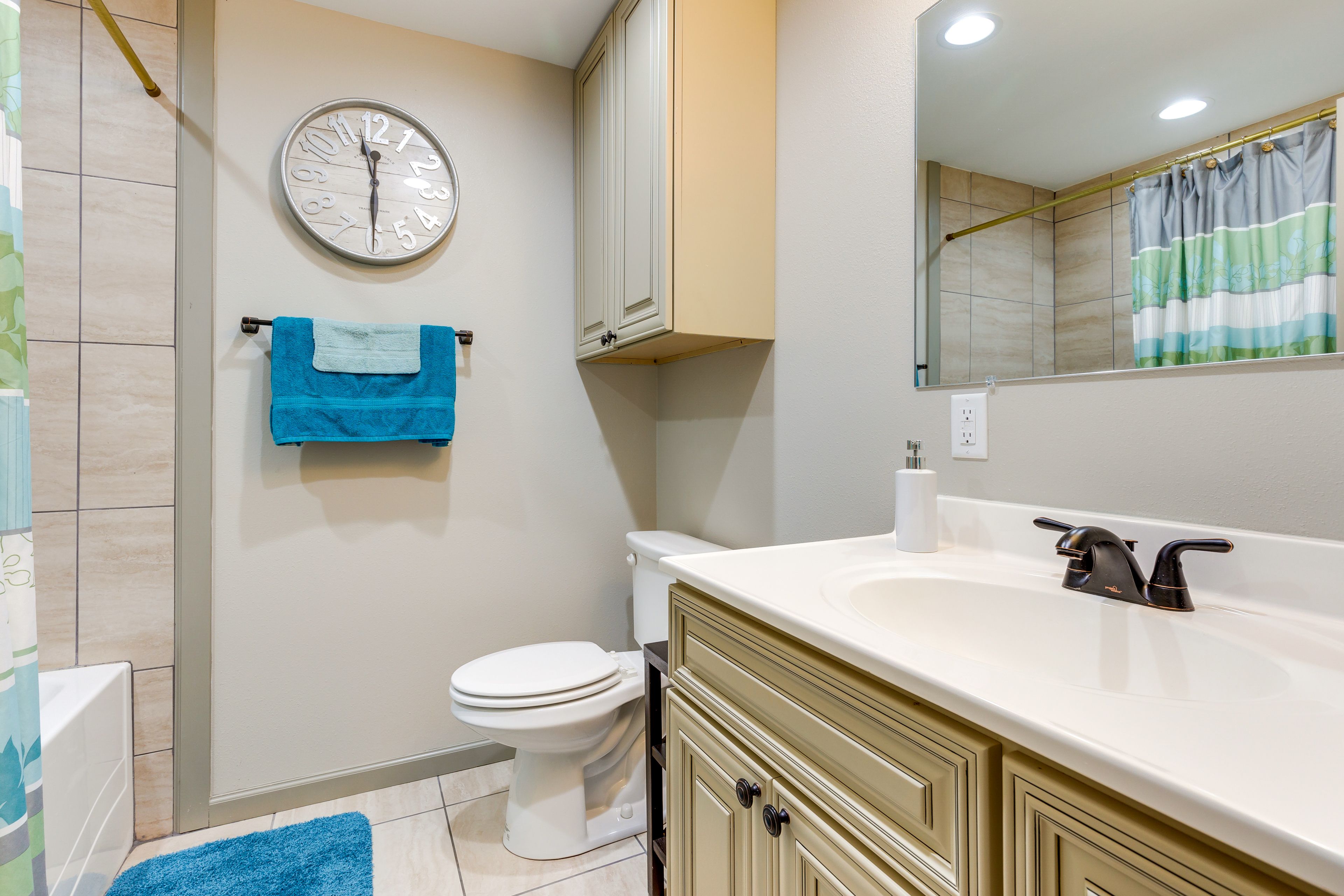 Full Bathroom