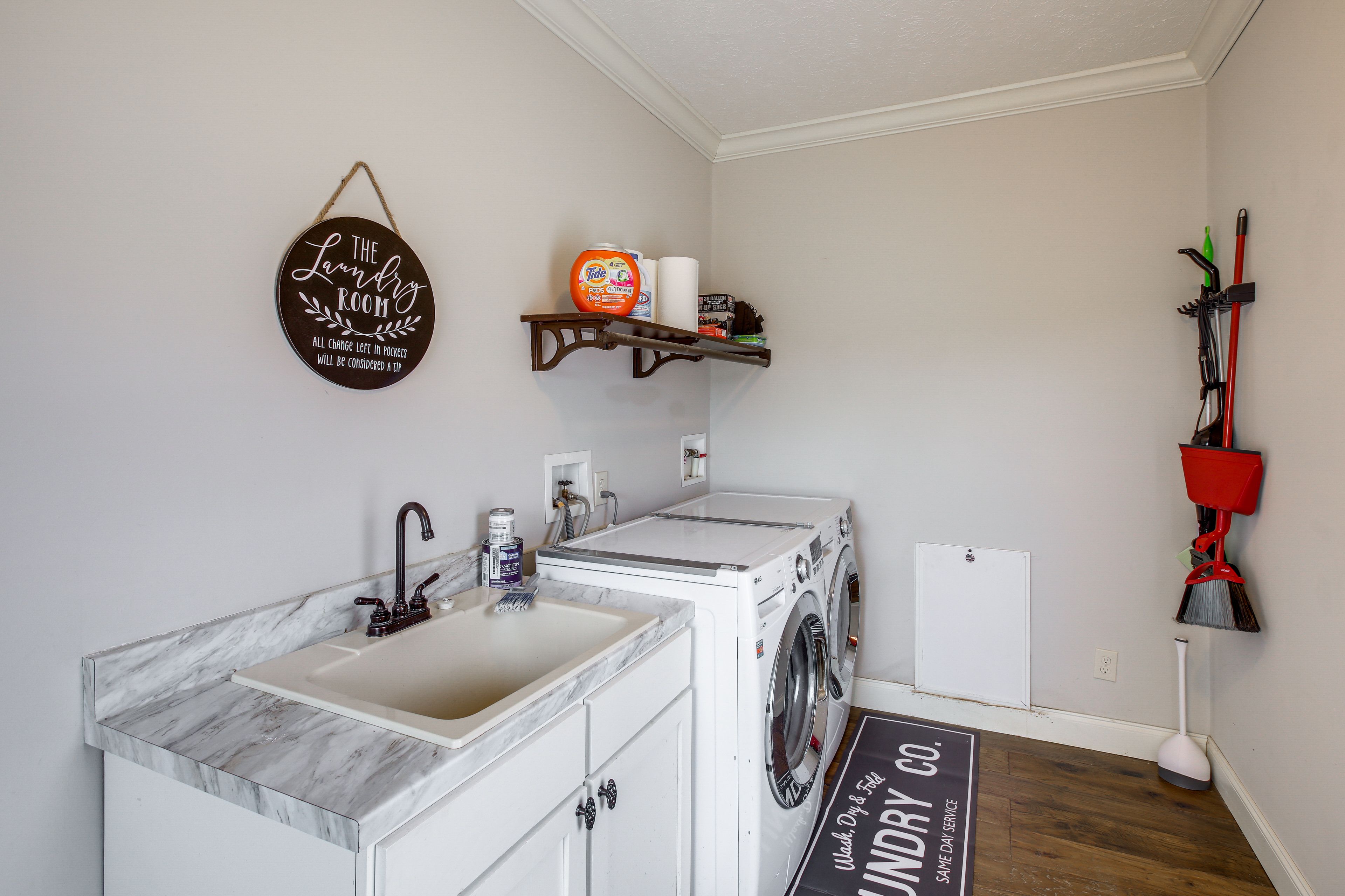 Laundry Room | Detergent Provided
