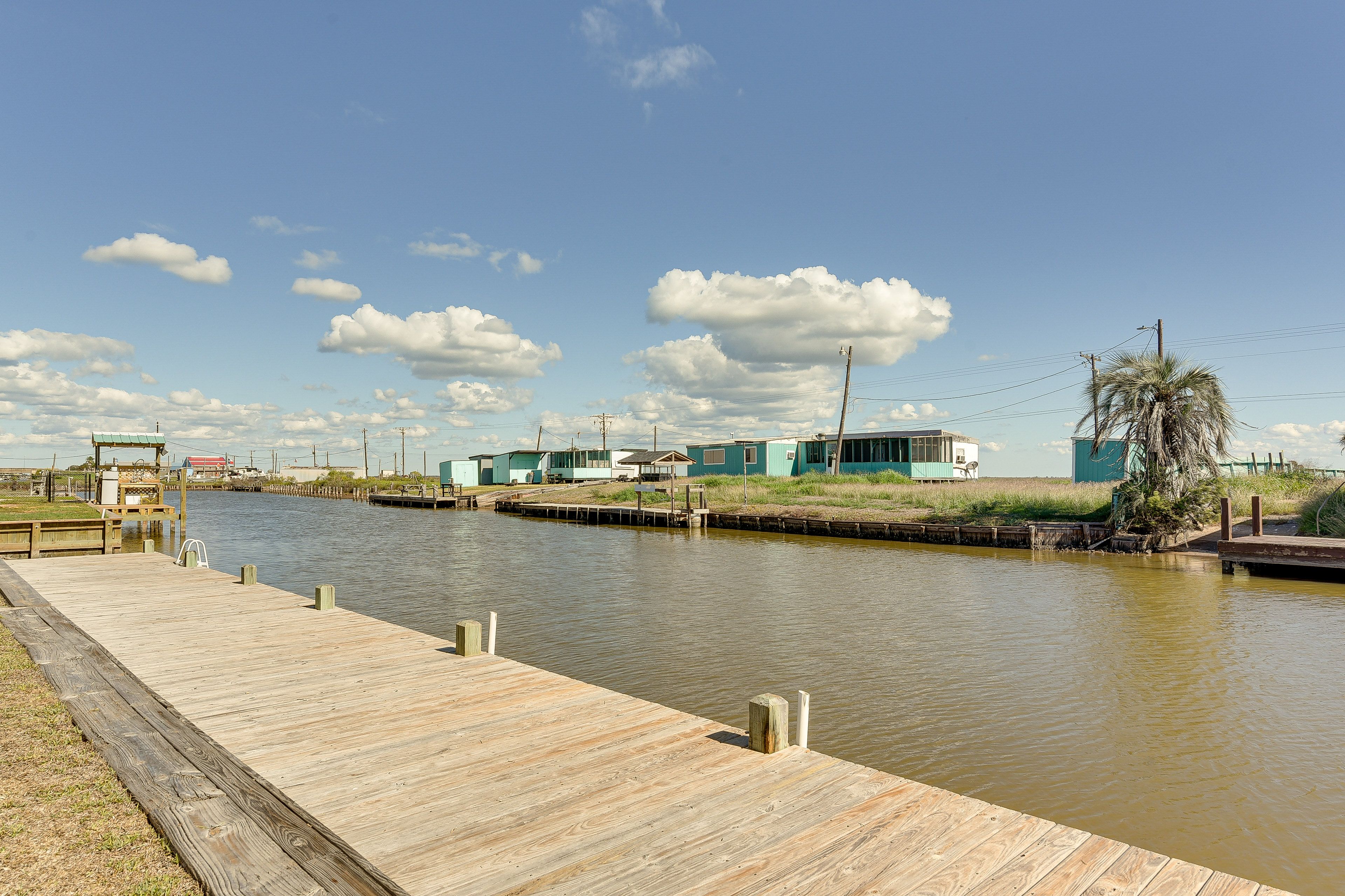 Private Boat Dock | Kayaks Provided