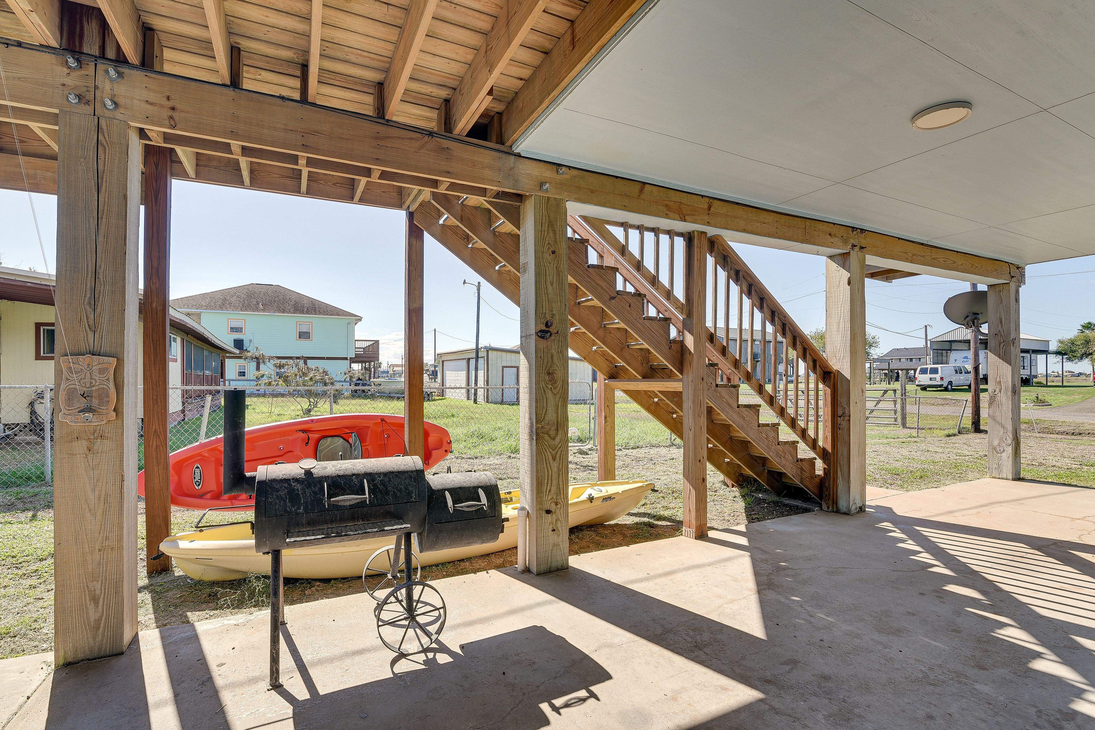 Patio | Charcoal Grill | Outdoor Dining Area