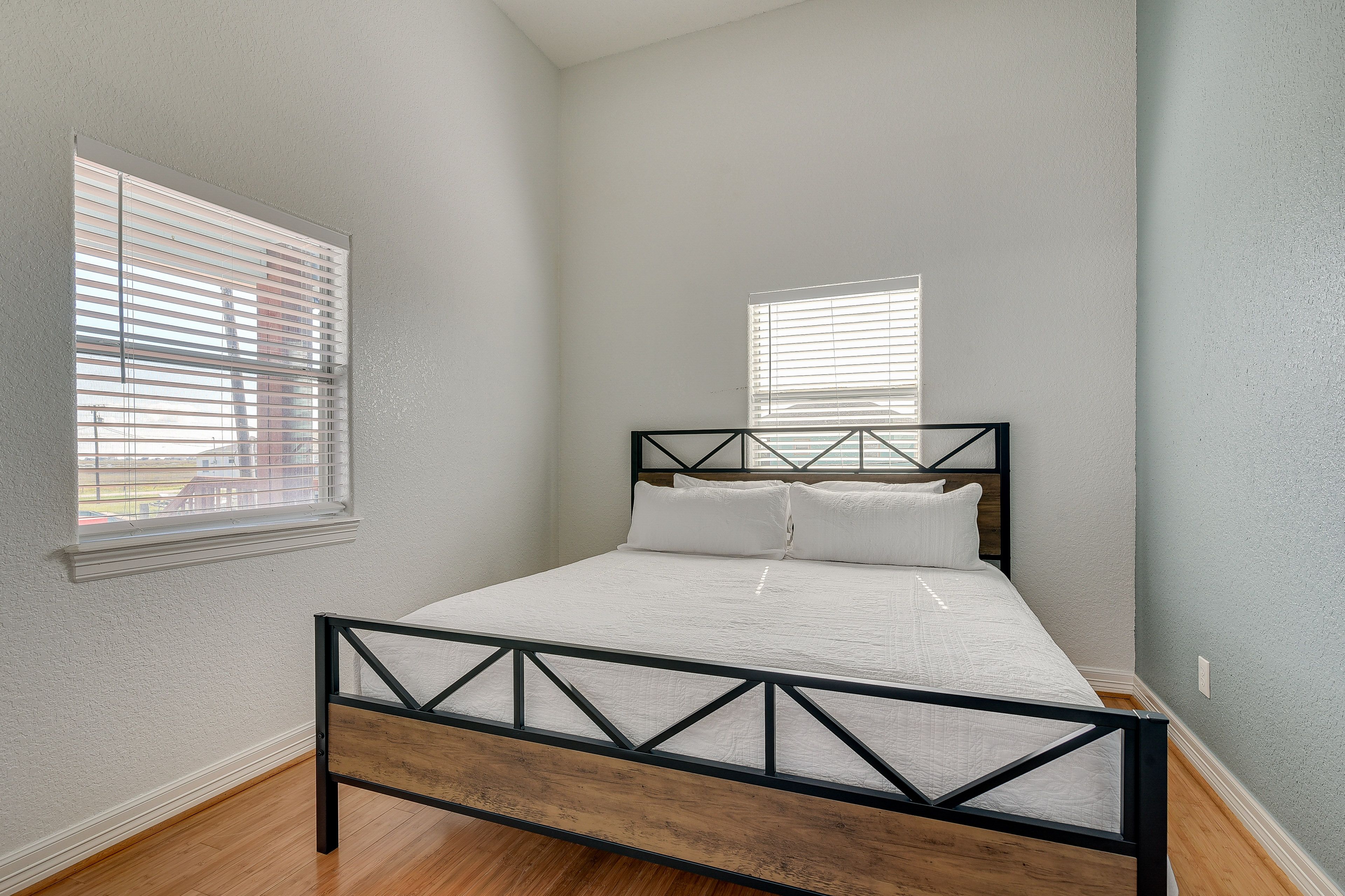 Bedroom 1 | Main Level | King Bed | Linens Provided