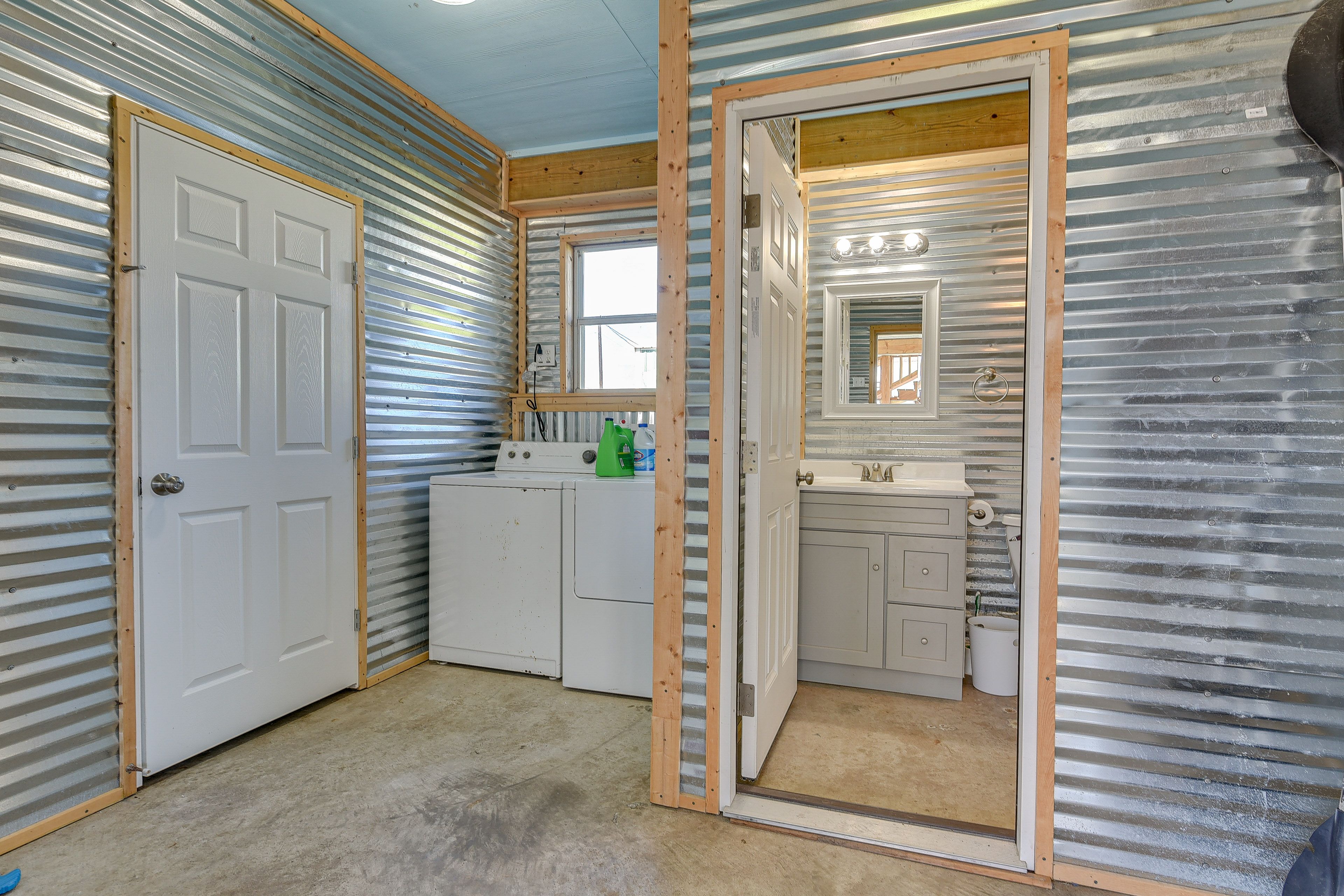 Laundry Area | Lower Level | Washer & Dryer