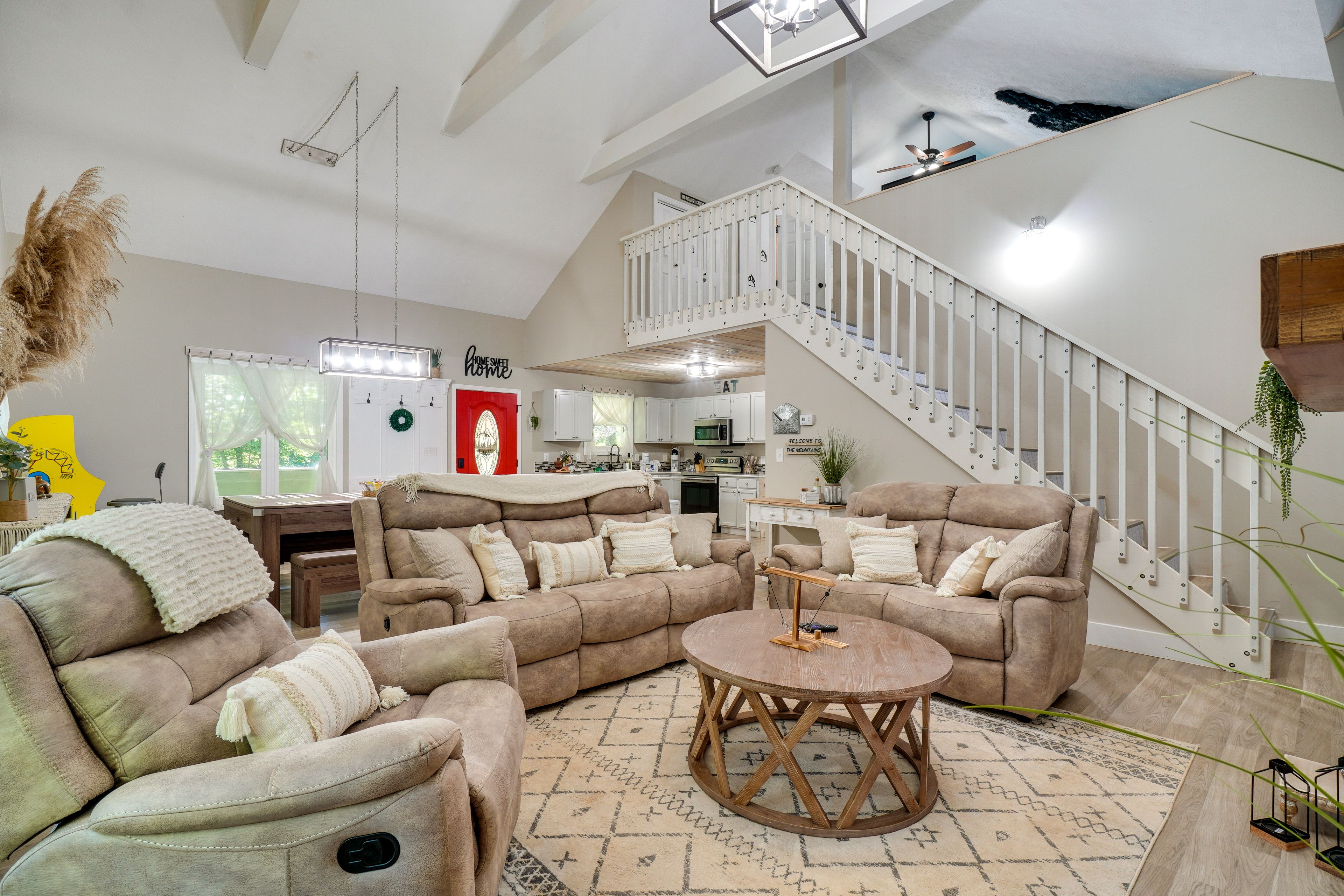 Sevierville Vacation Rental | 2BR | 2BA | 1,200 Sq Ft | Stairs to Enter