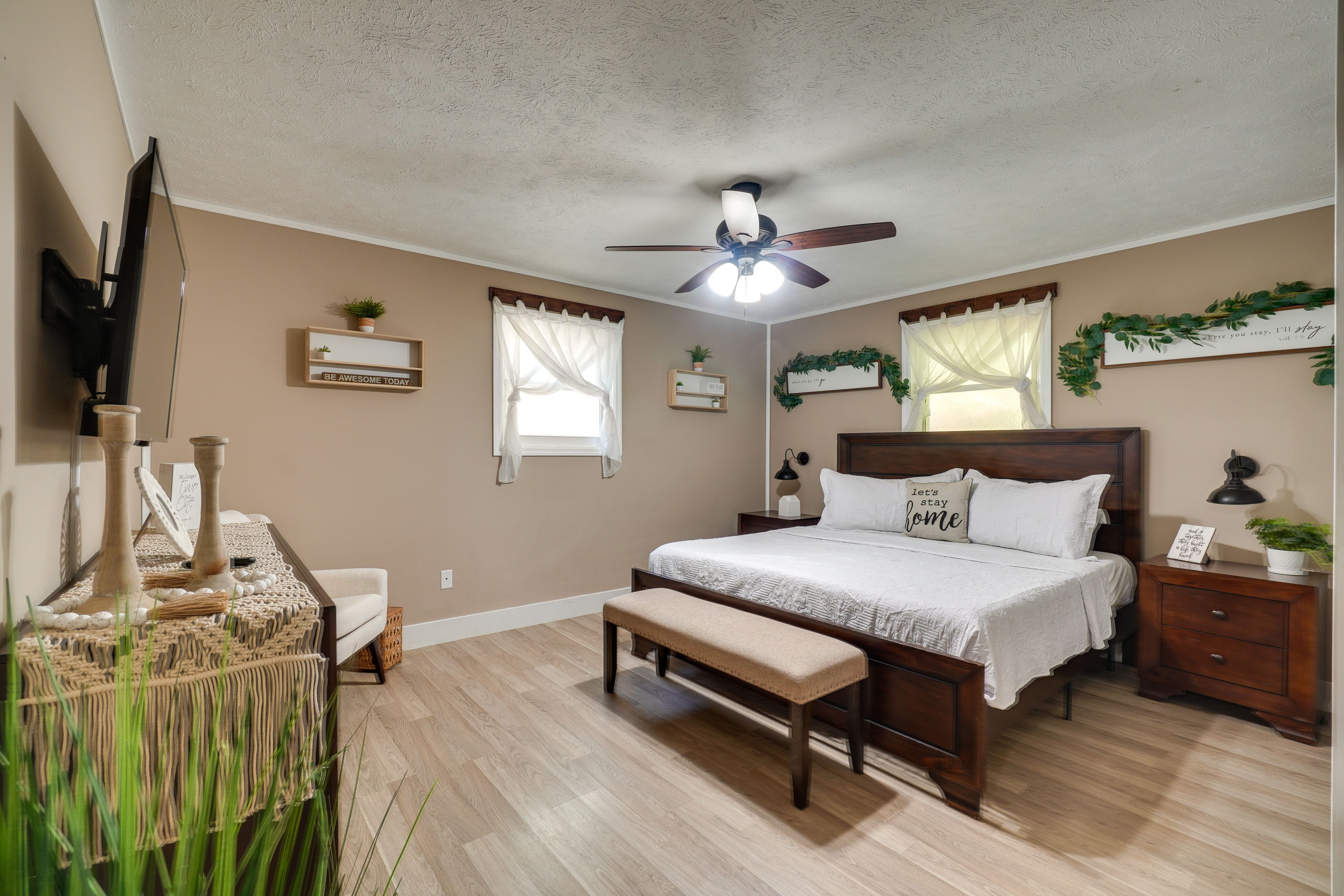 Bedroom 1 | King Bed | Linens Provided | 1st Floor