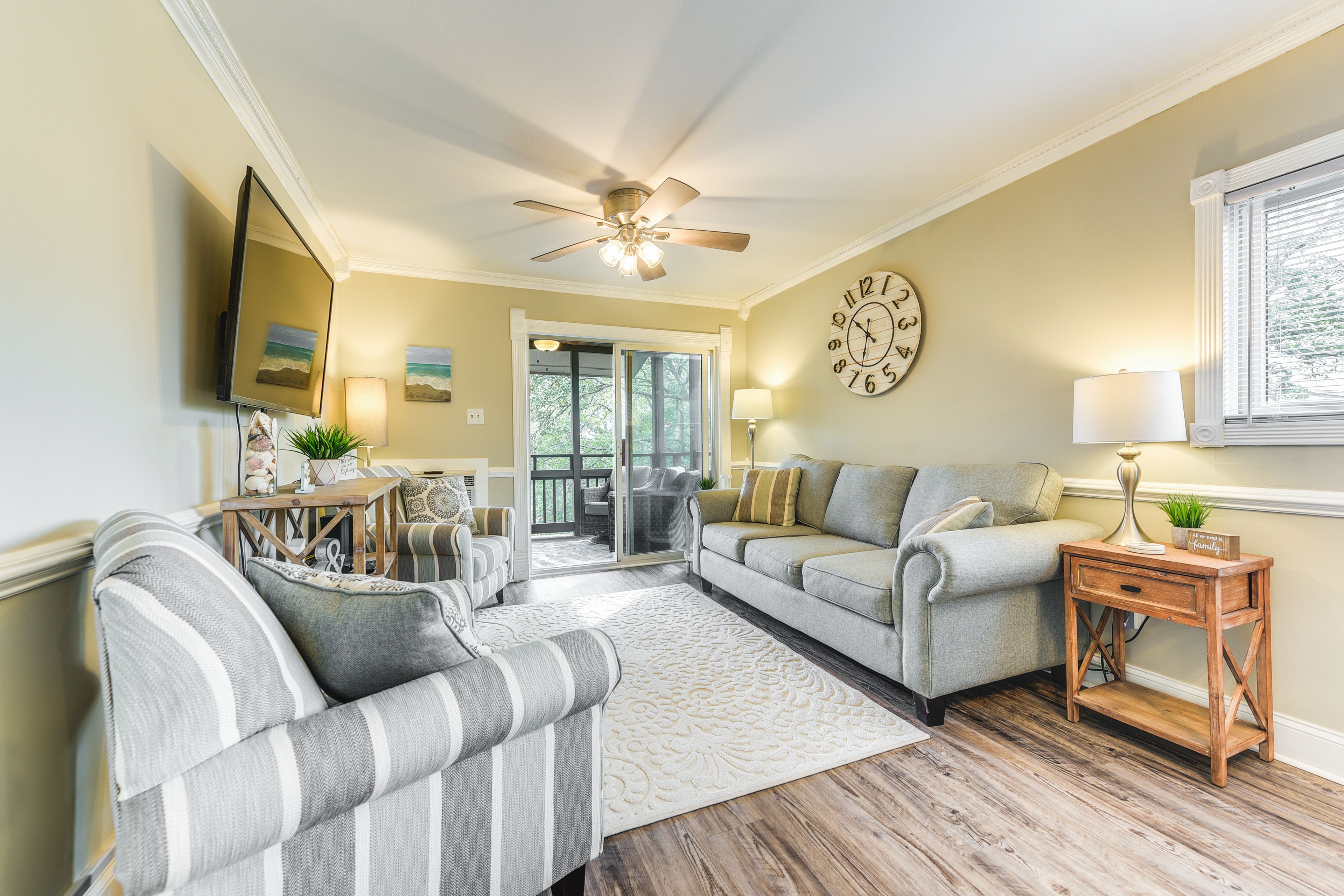 Living Room | Smart TV