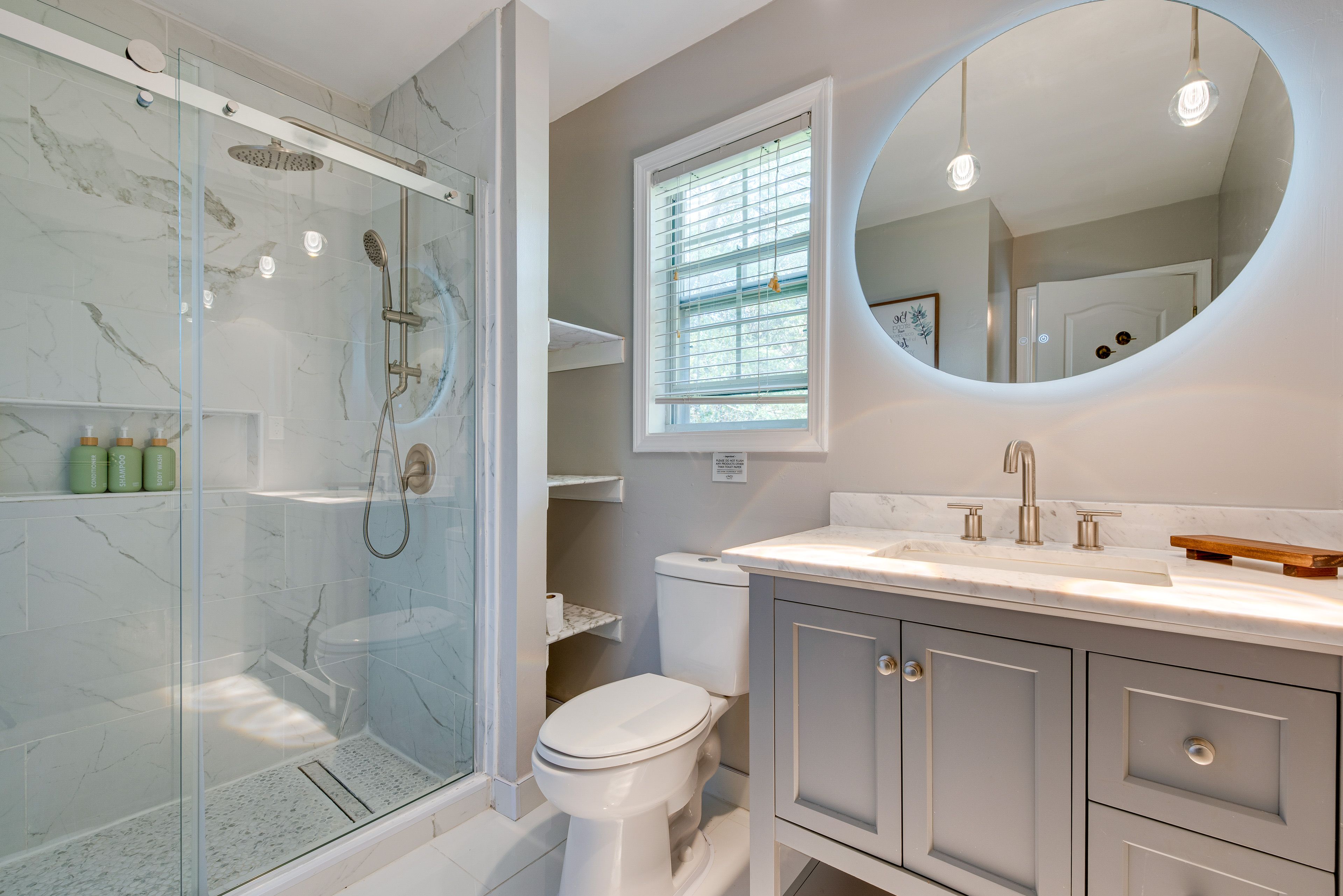 Full Bath | Complimentary Toiletries | Towels Provided | 2nd Floor