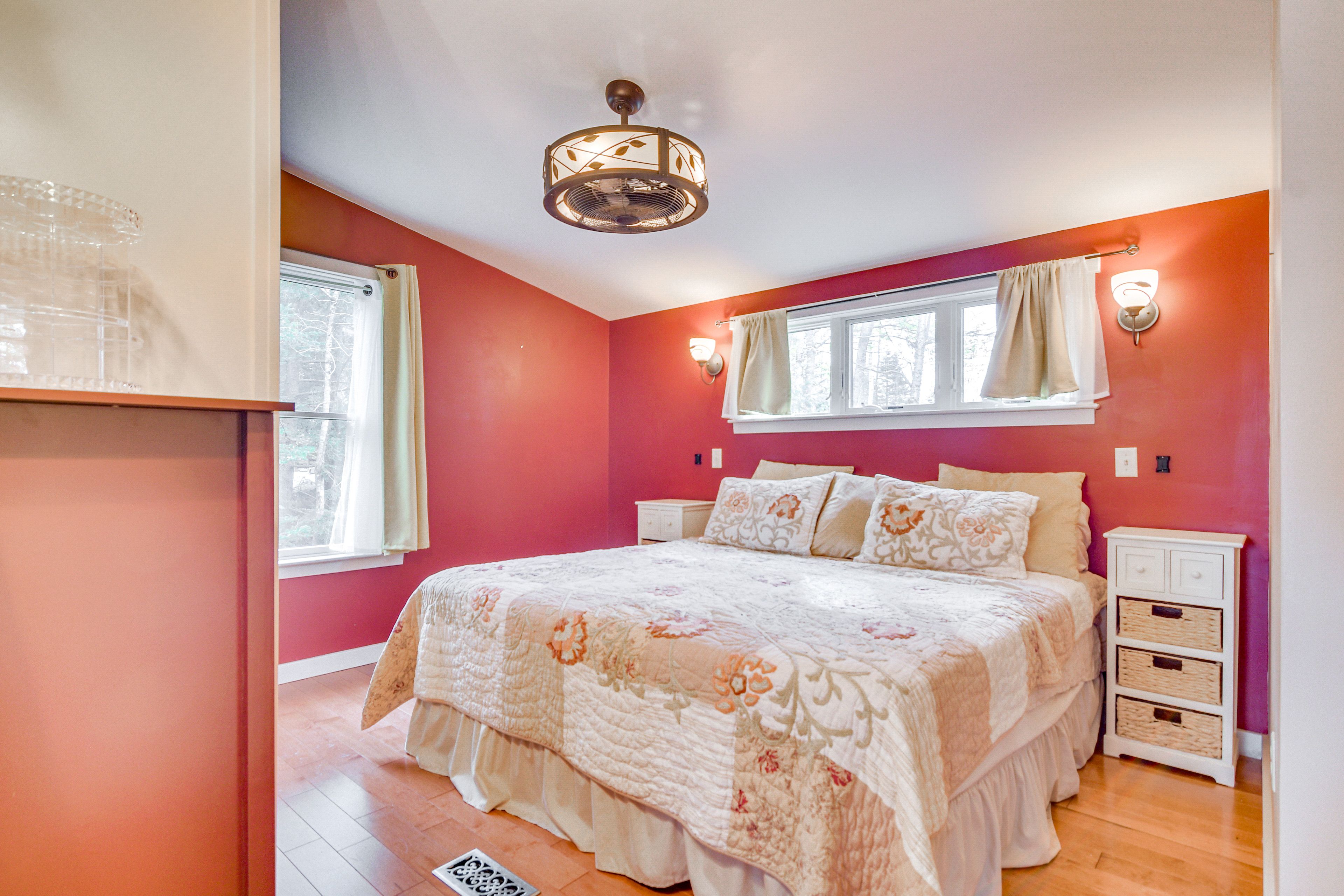 Bedroom 1 | King Bed | Linens Provided
