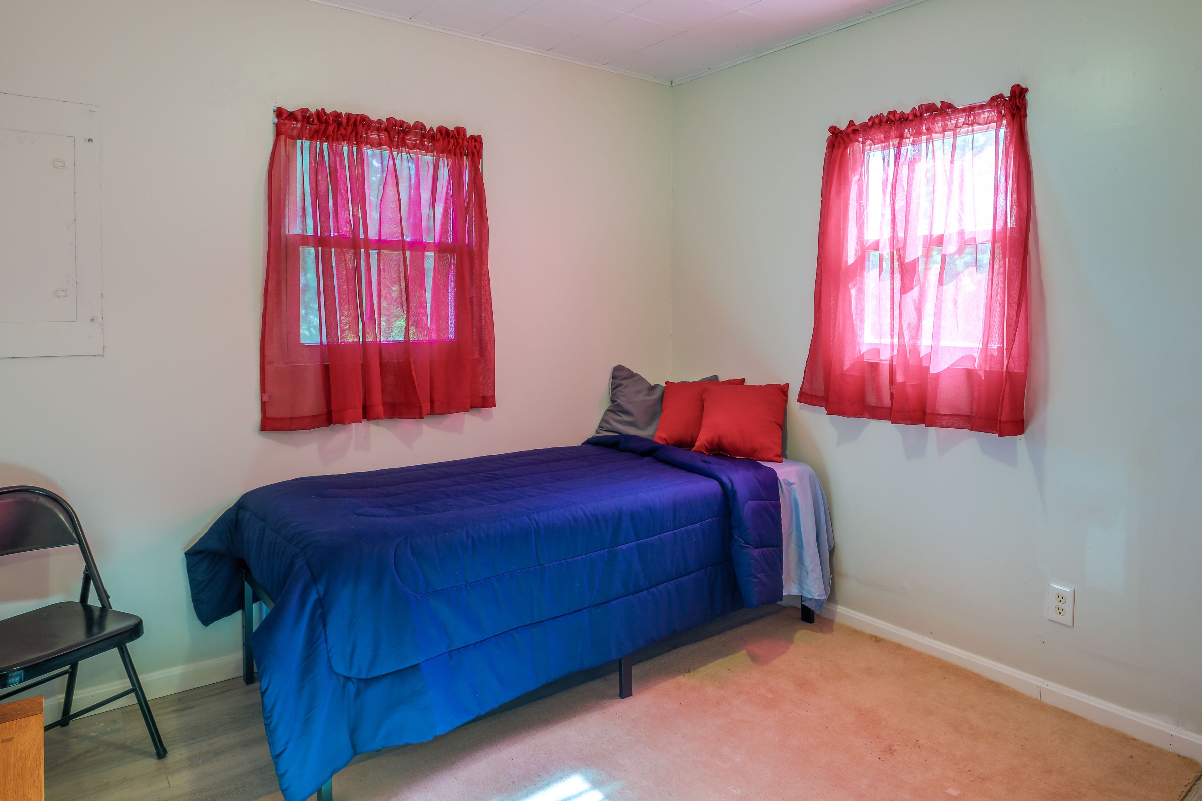 Bedroom 2 | Twin Bed | Smart TV