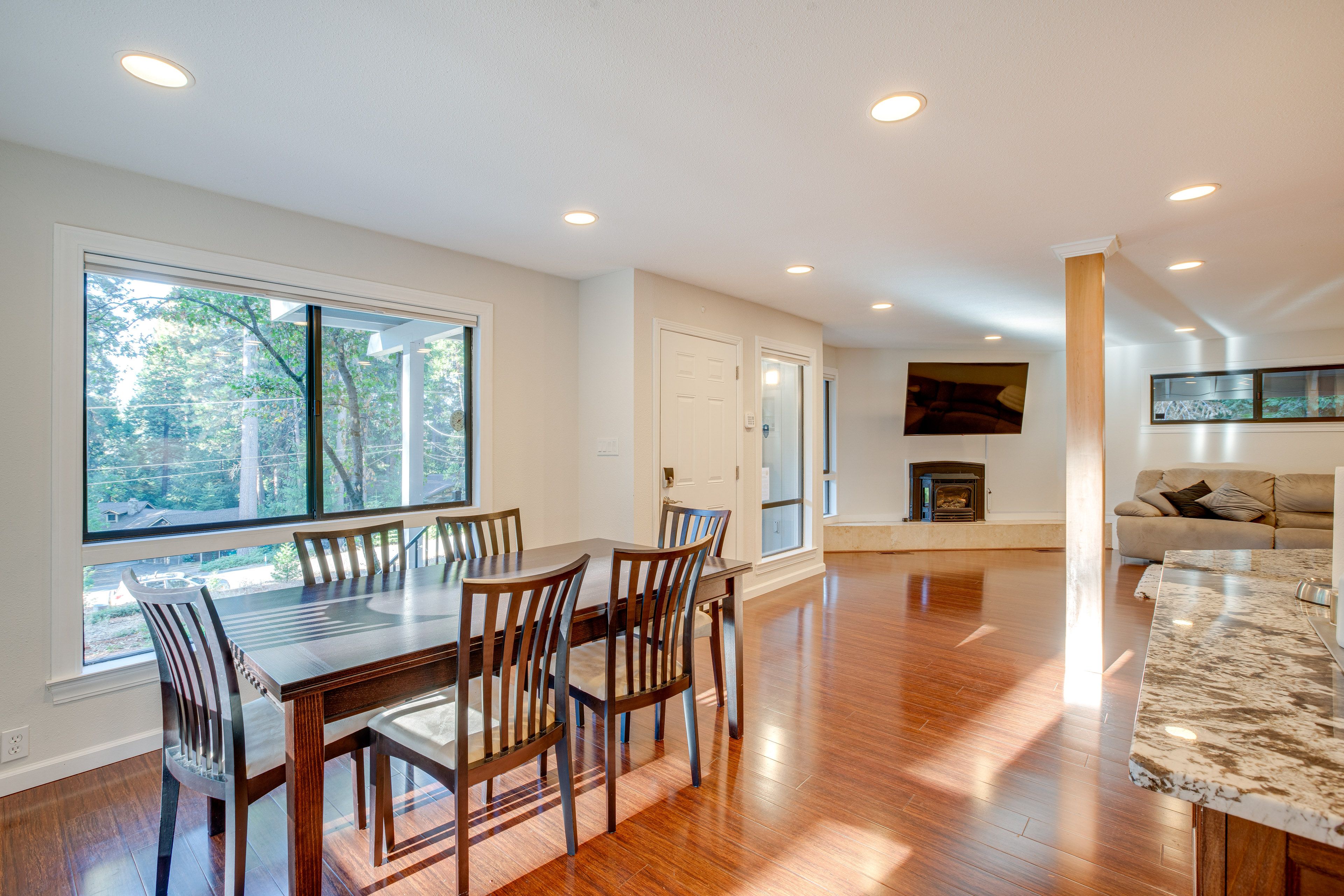Dining Room | 1st Floor | Fully Equipped Kitchen