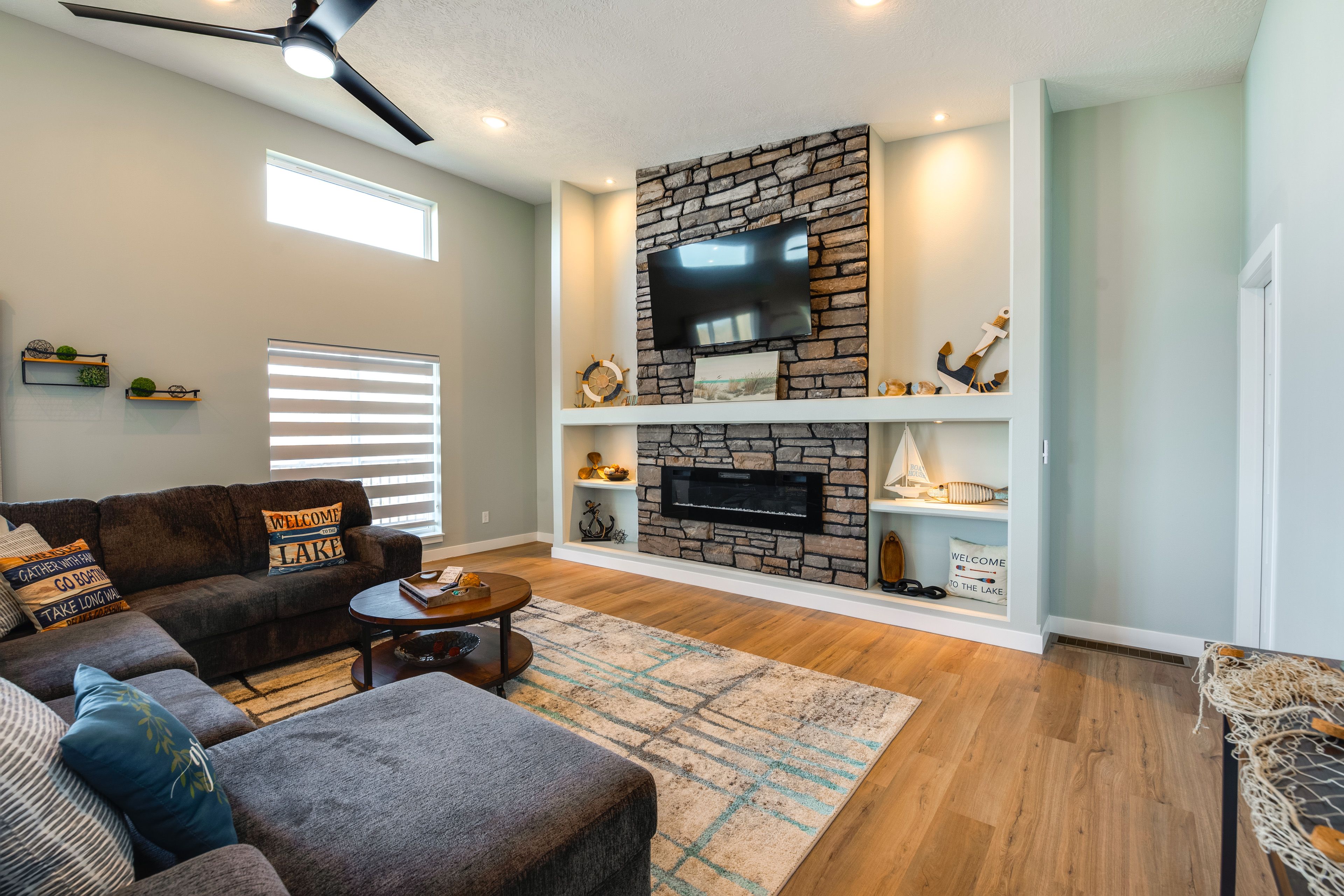 Living Room | Smart TV | Free WiFi