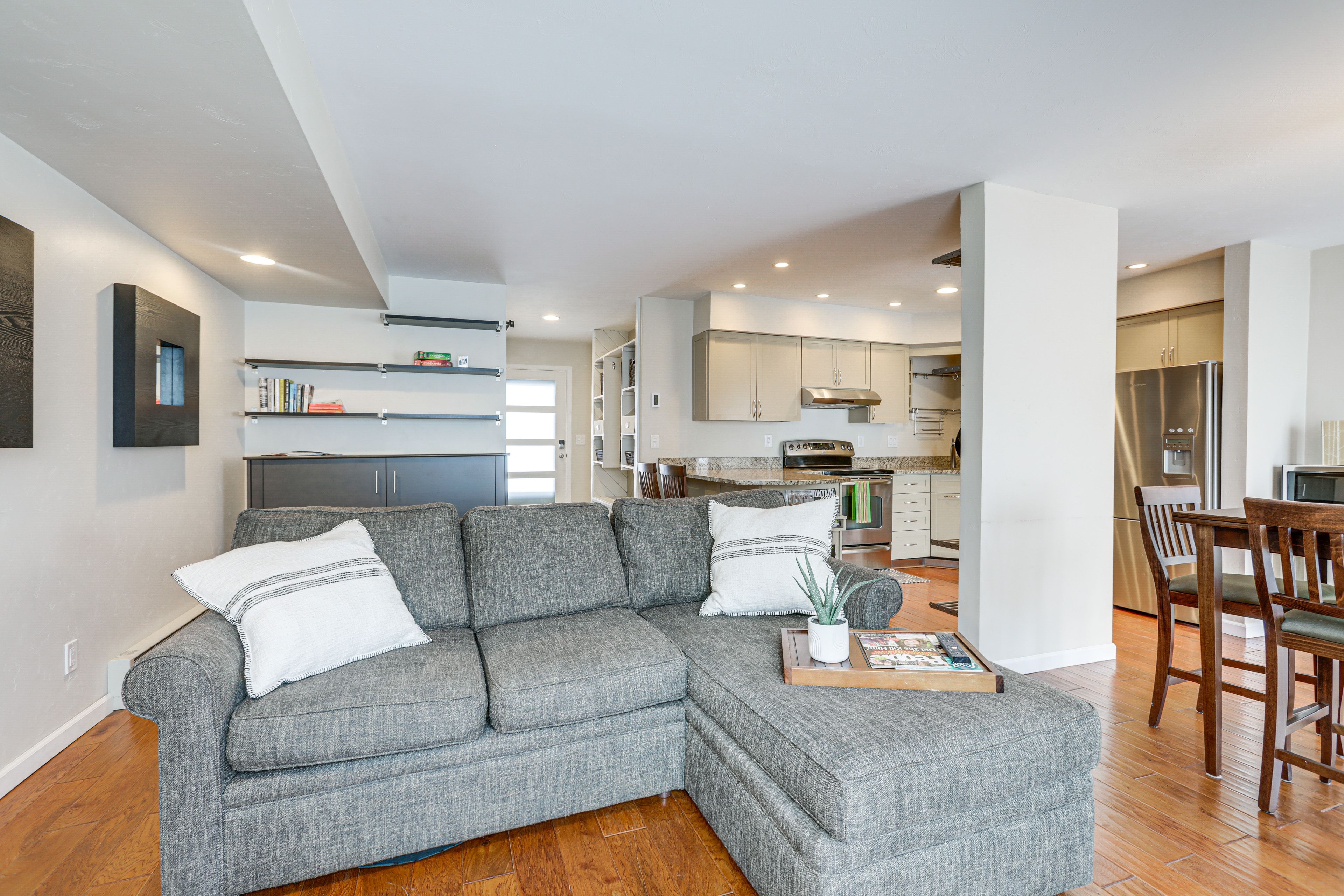 Living Room | Queen Murphy Bed