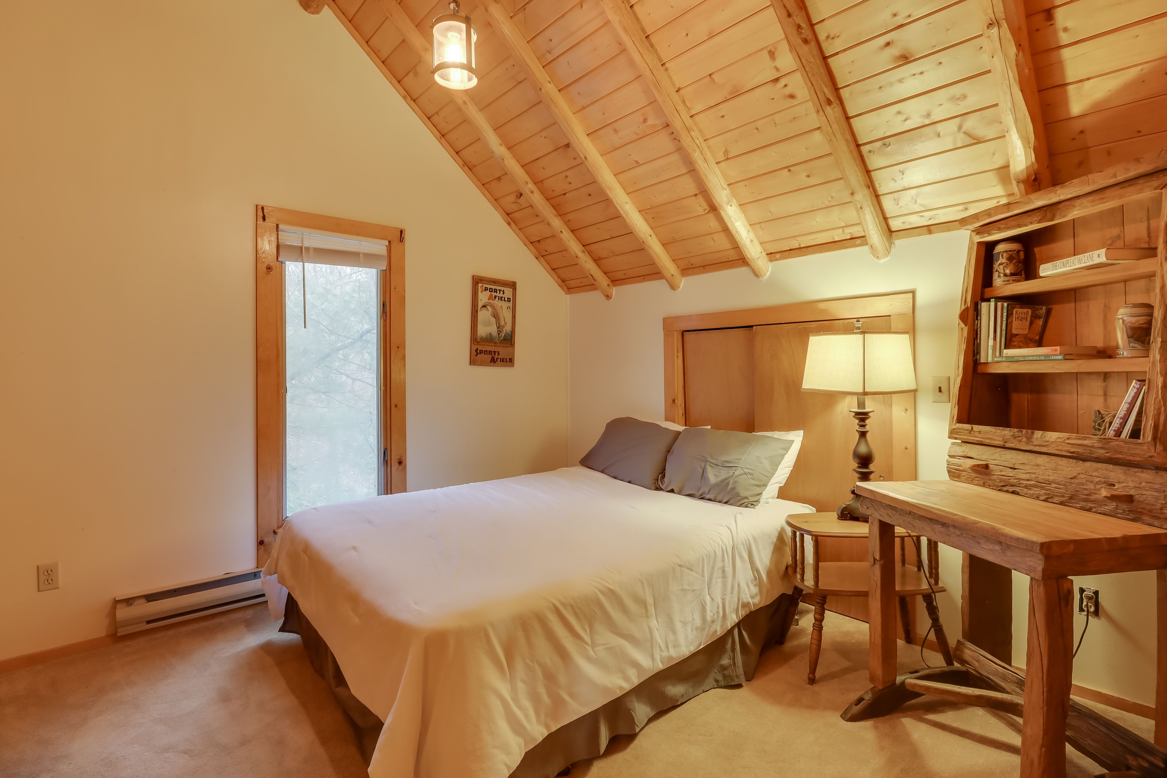 Bedroom 2 | 2nd Floor | Queen Bed