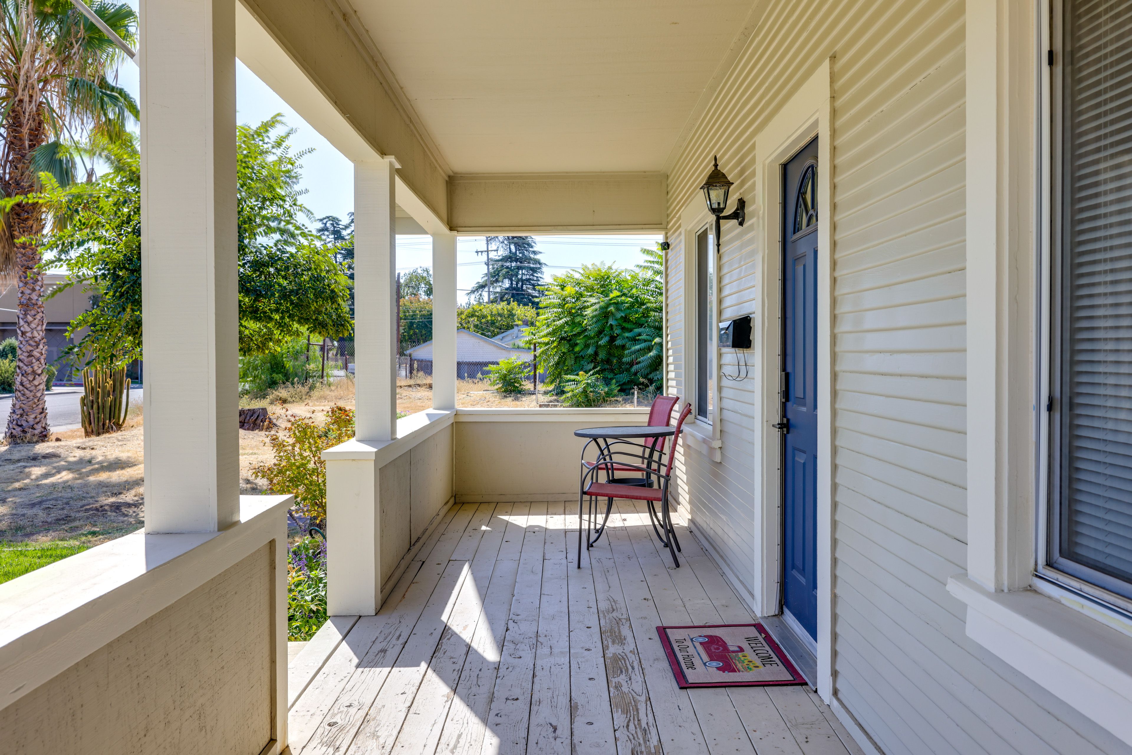 Front Porch | Seating