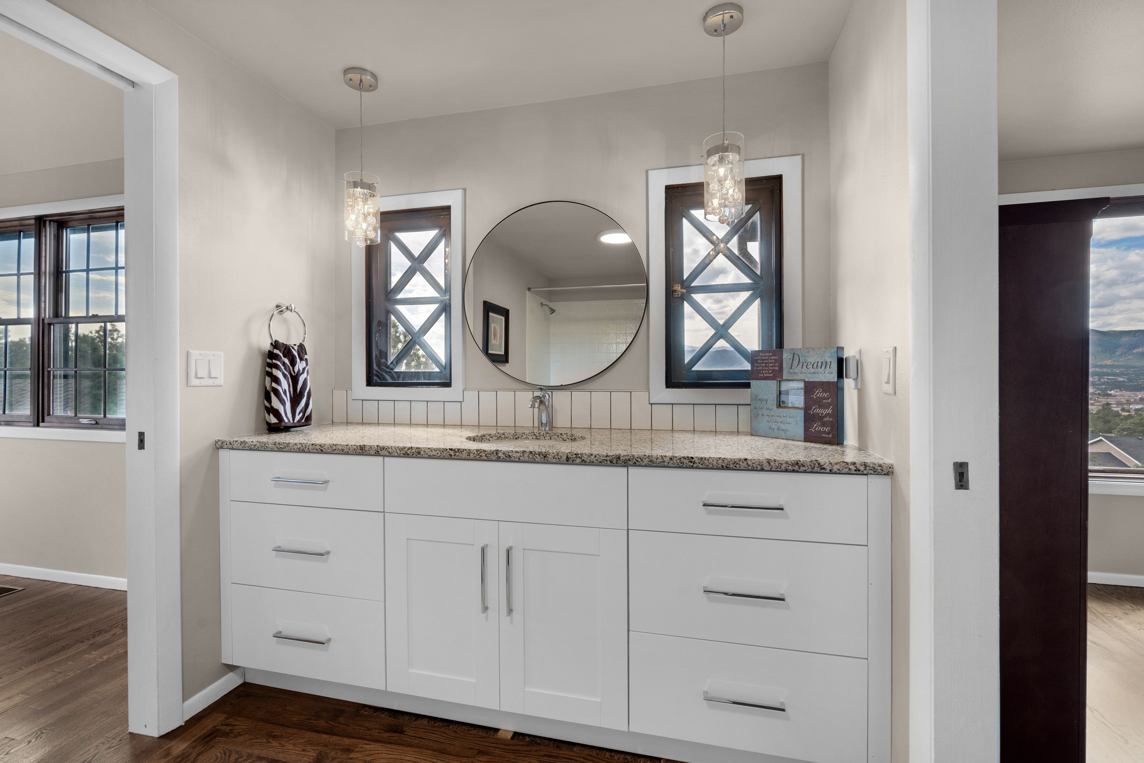 Full Bathroom | Complimentary Toiletries