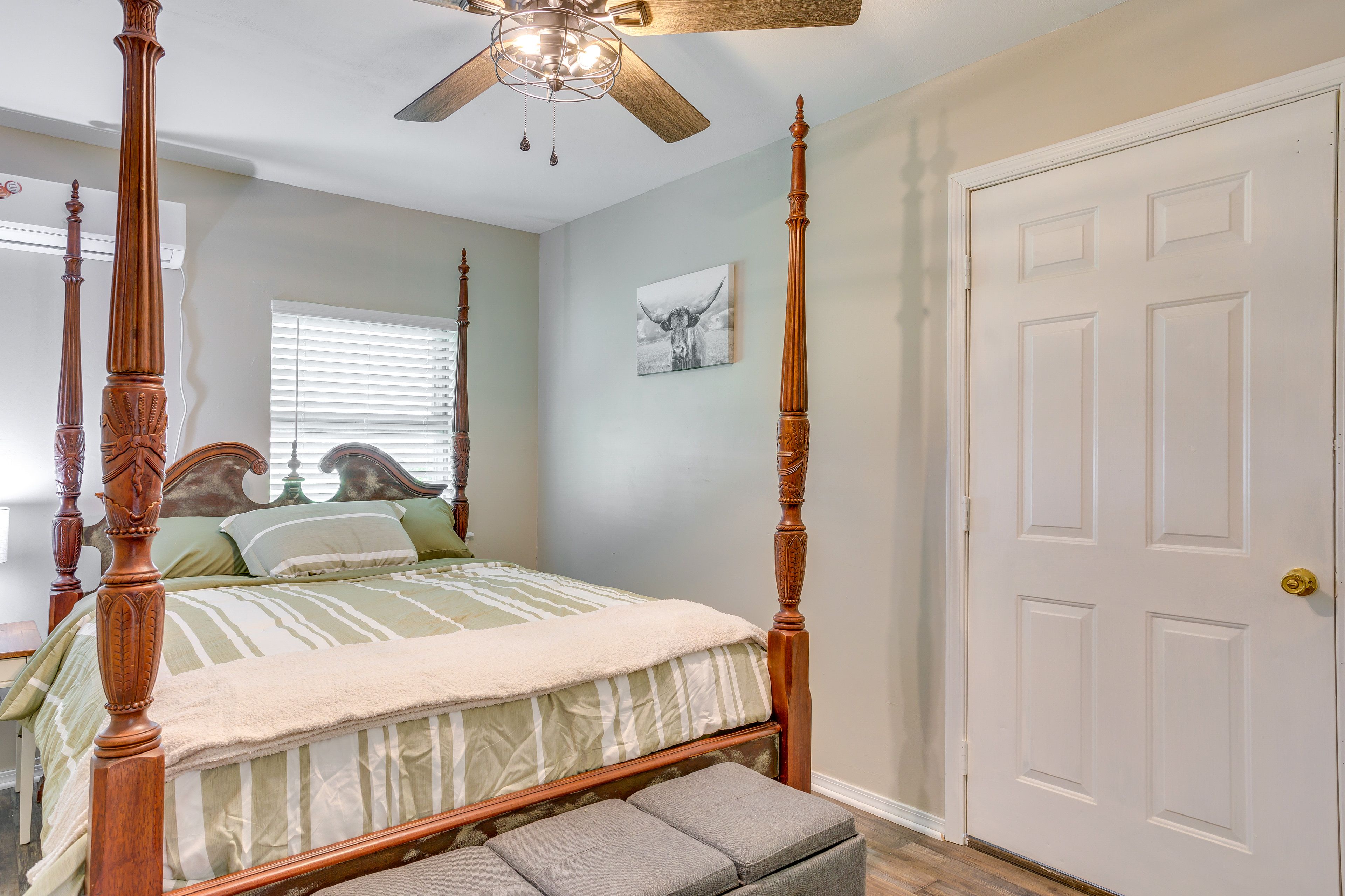 Bedroom 2 | Queen Bed