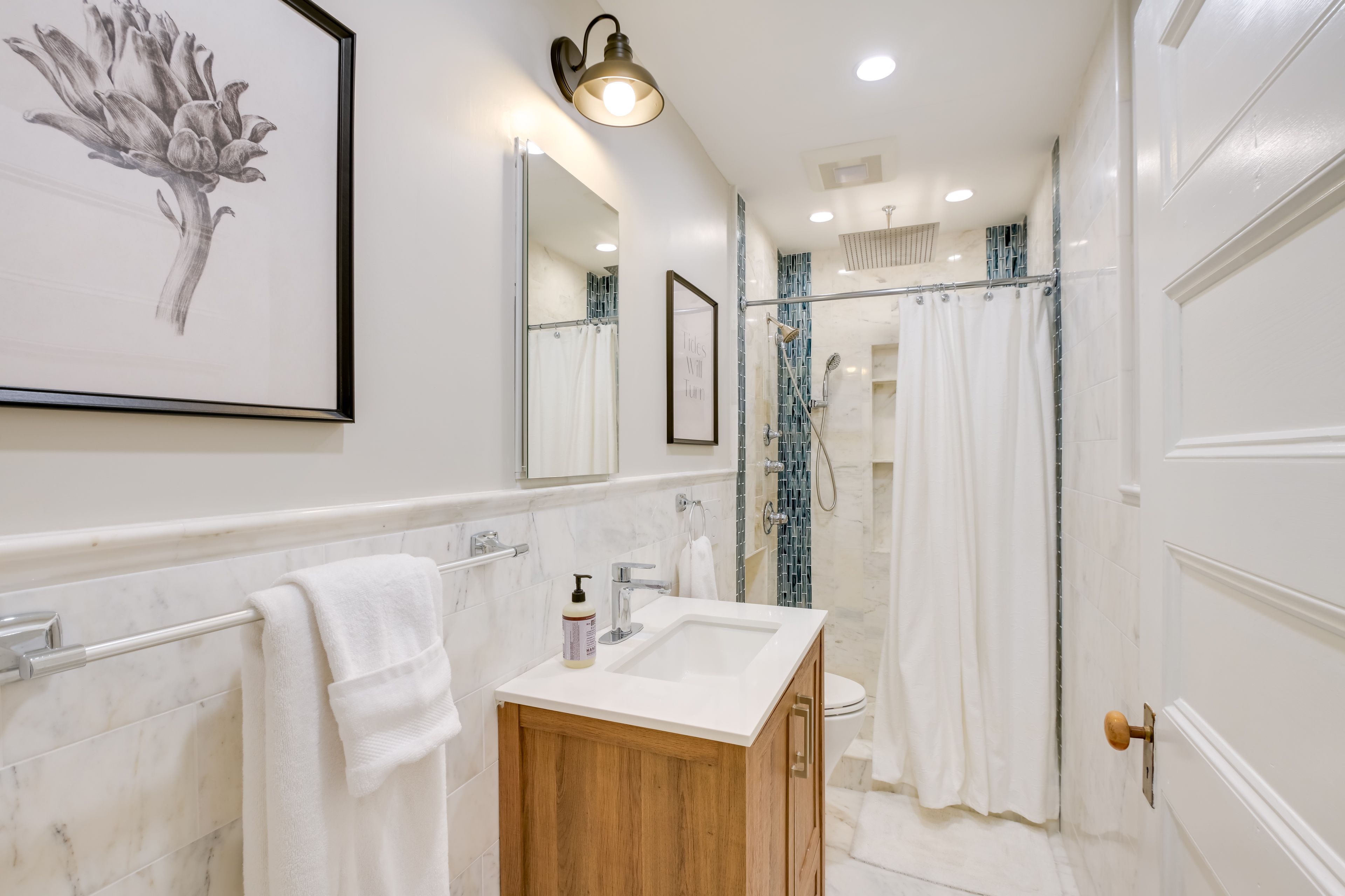 Full Bathroom | 2nd Floor | Hair Dryer