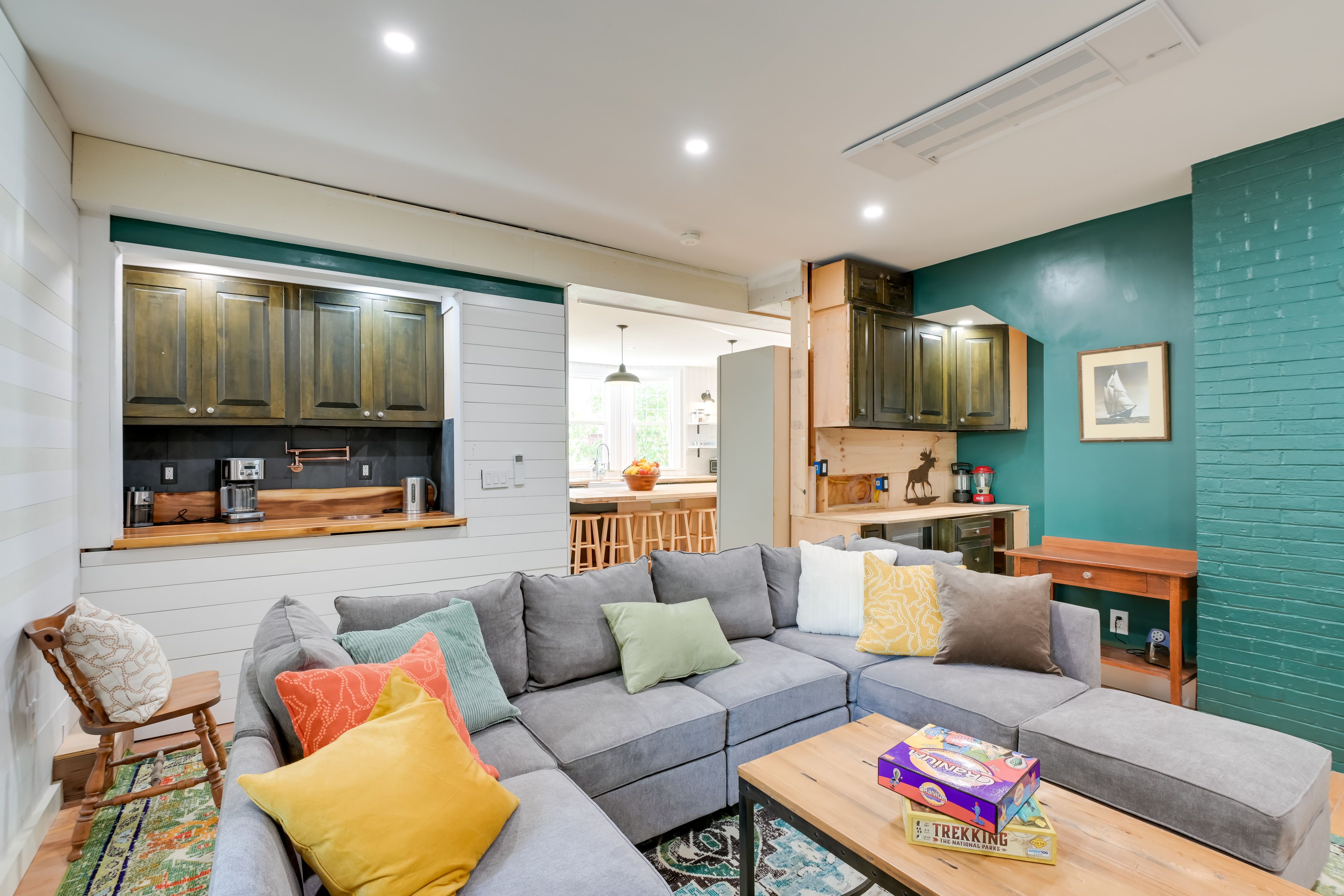 Media Room | Smart TV | Board Games | Books