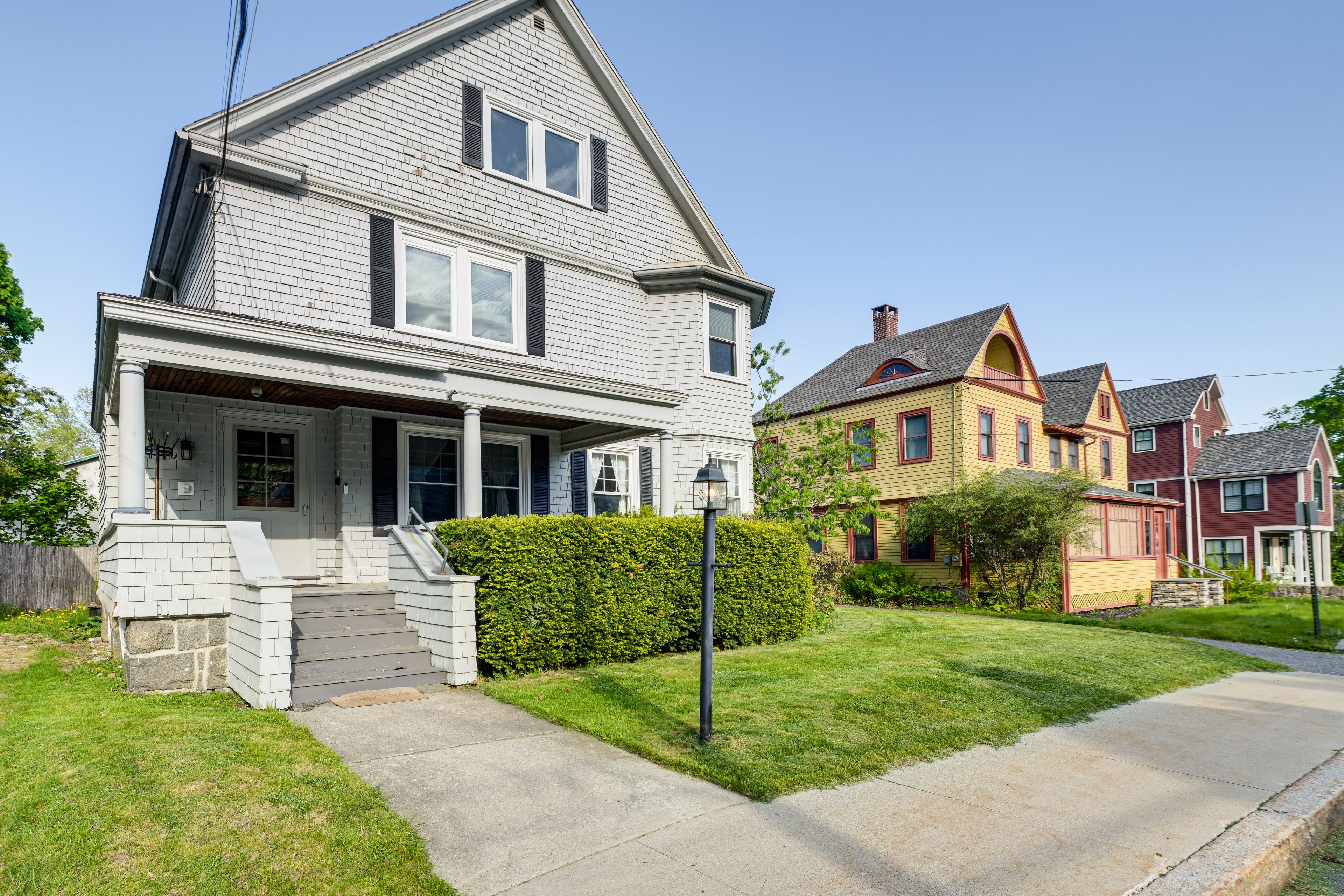 Parking | Driveway (4 Vehicles)