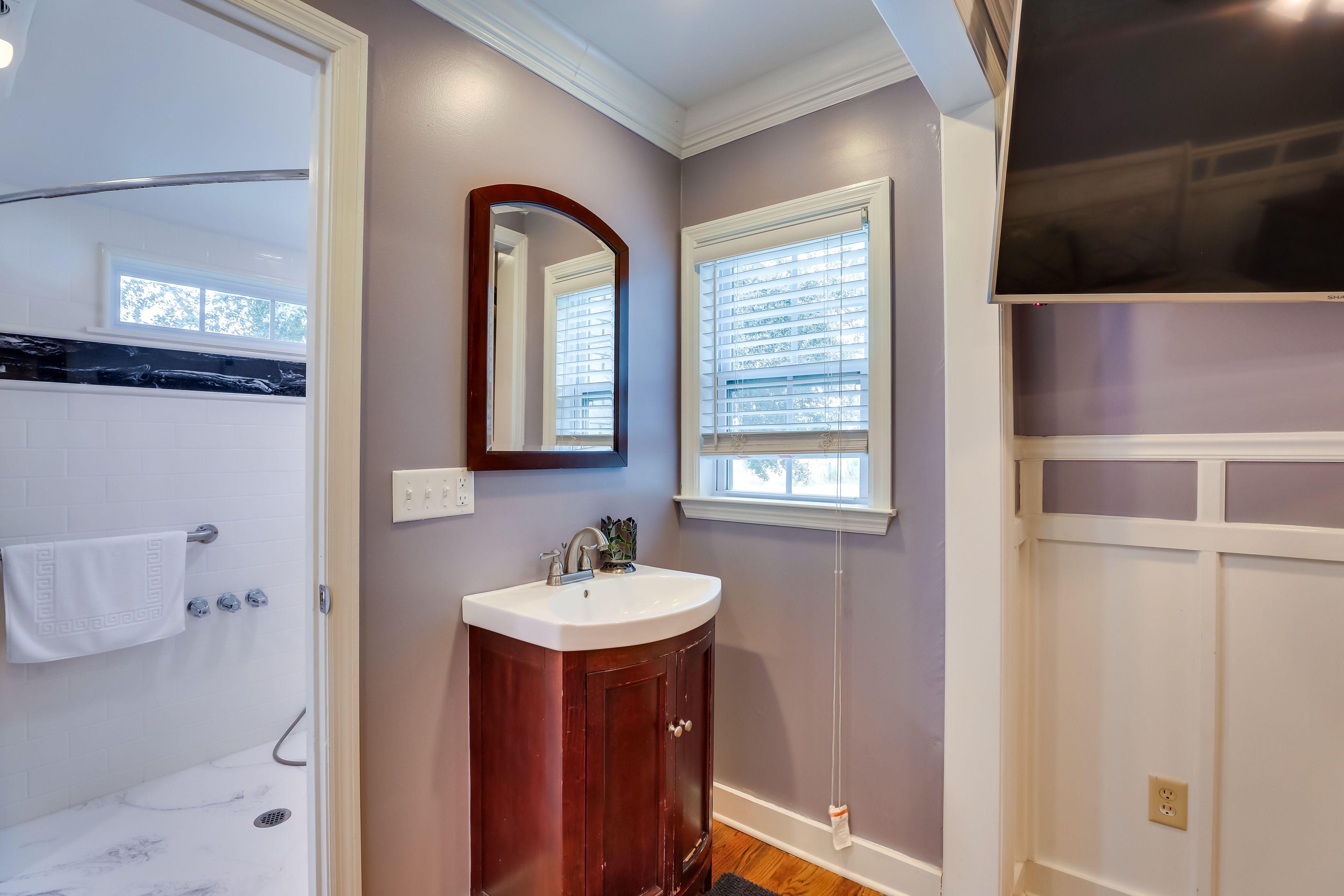 En-Suite Bathroom | Grab Rails in Shower