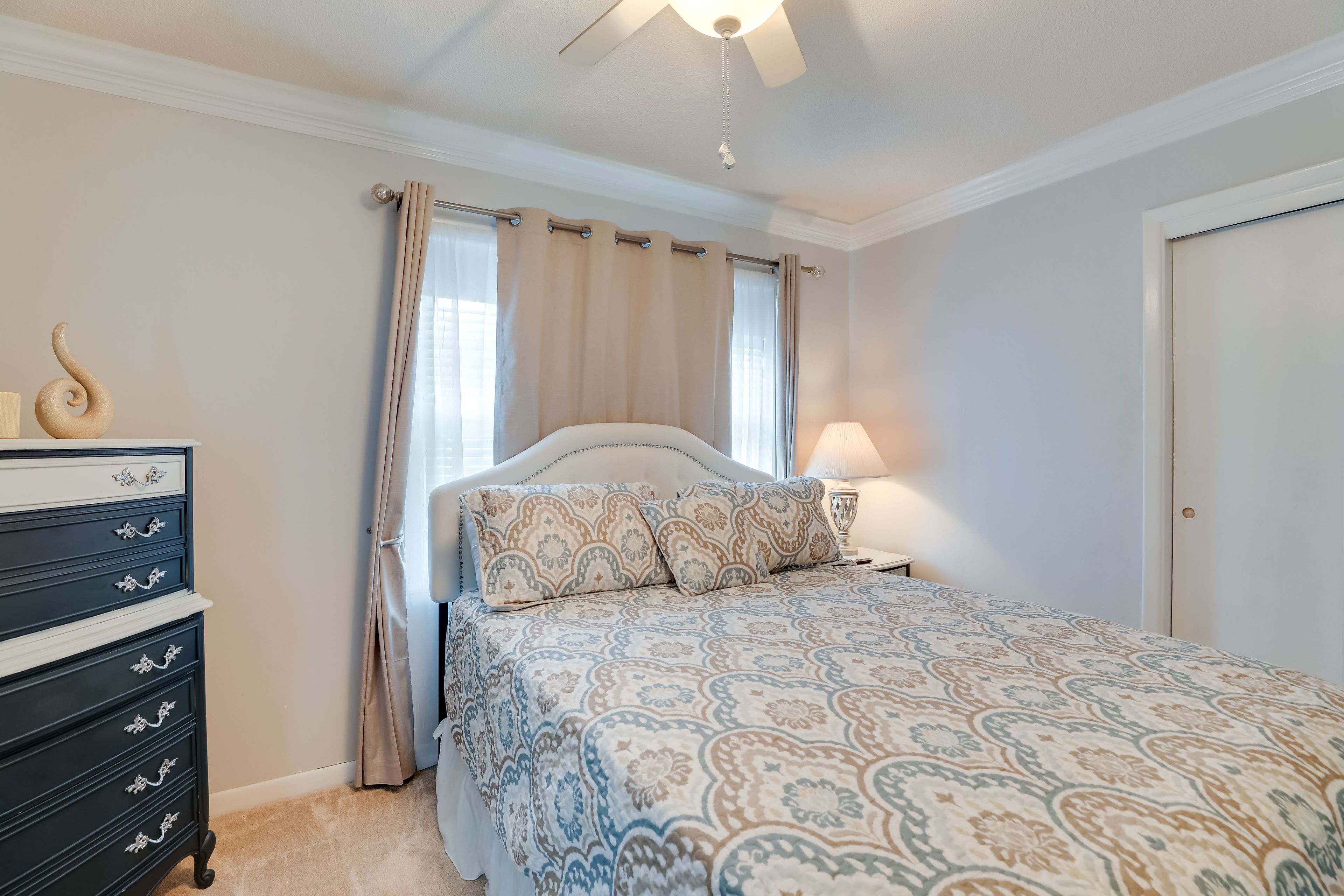 Bedroom 4 | Queen Bed | Smart TV