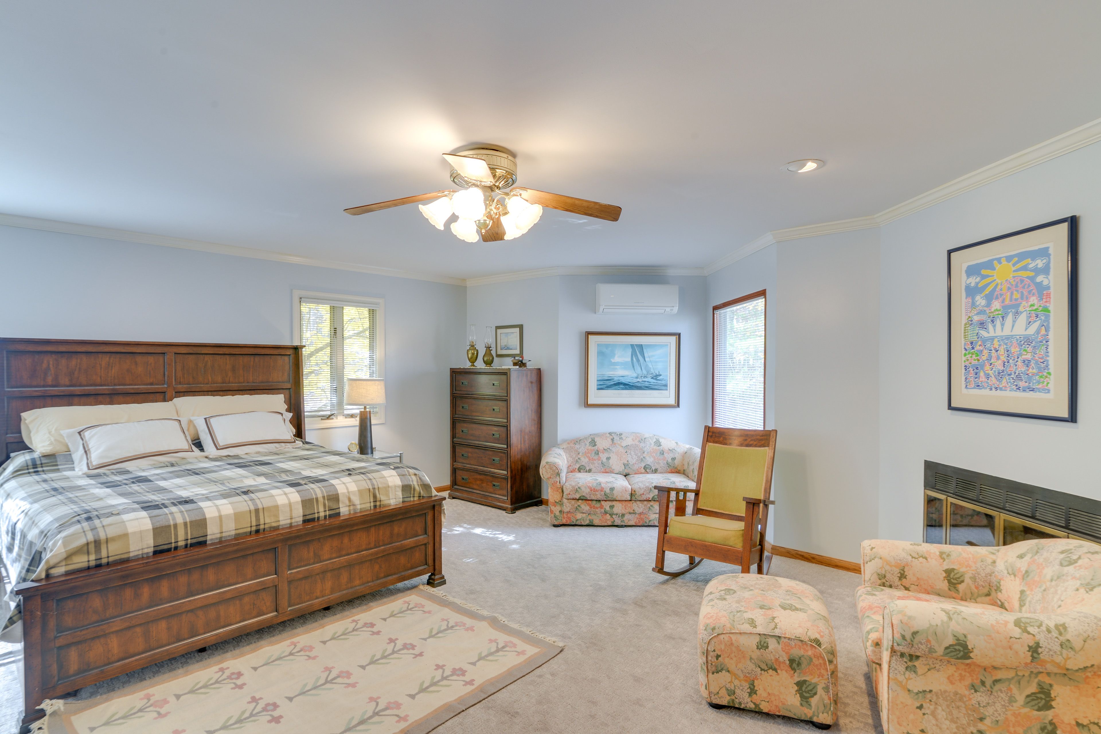 Bedroom 1 | 1st Floor | King Bed | Twin Sleeper Sofa | En-Suite Bathroom