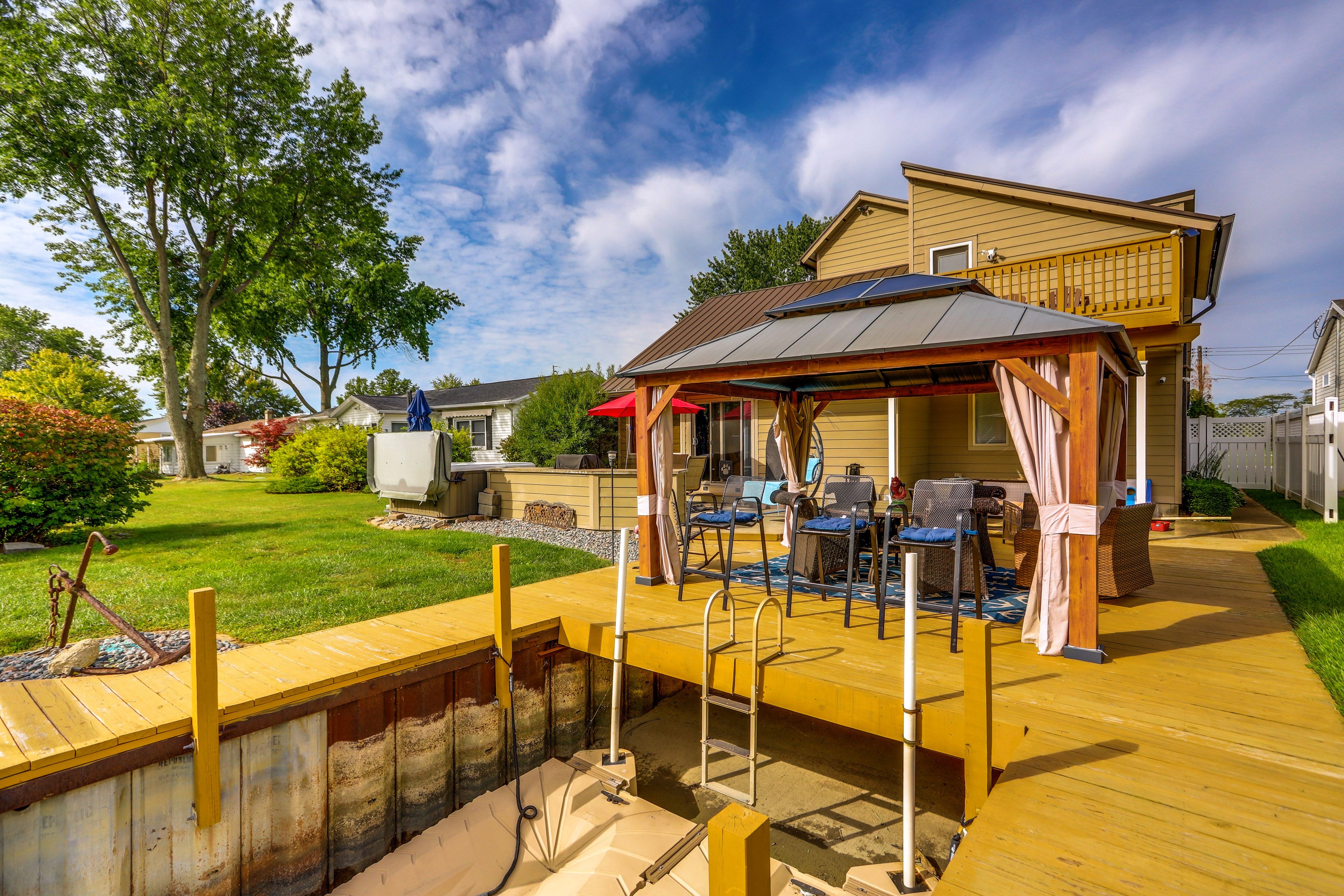 Port Clinton Vacation Rental | 2BR | 2BA | 1,945 Sq Ft | 3 Steps Required