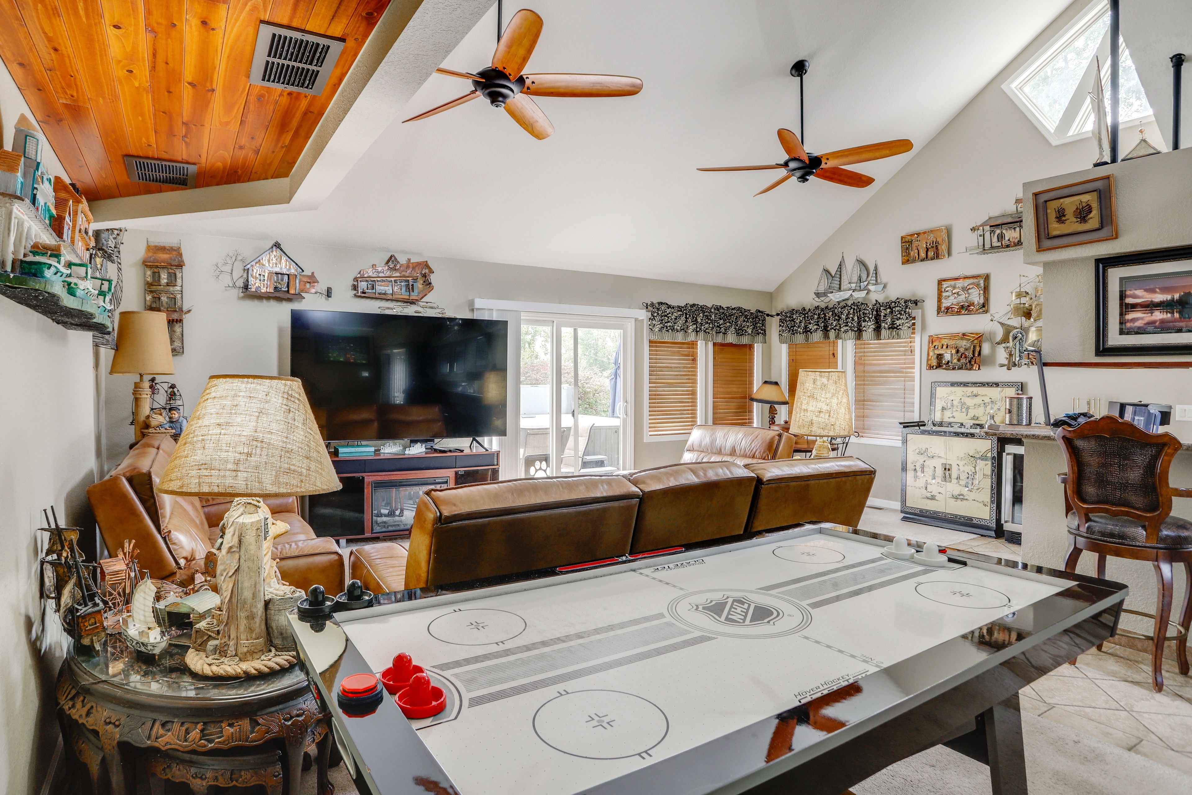 Living Room | 1st Floor | Central A/C | Smart TV | Backyard Access