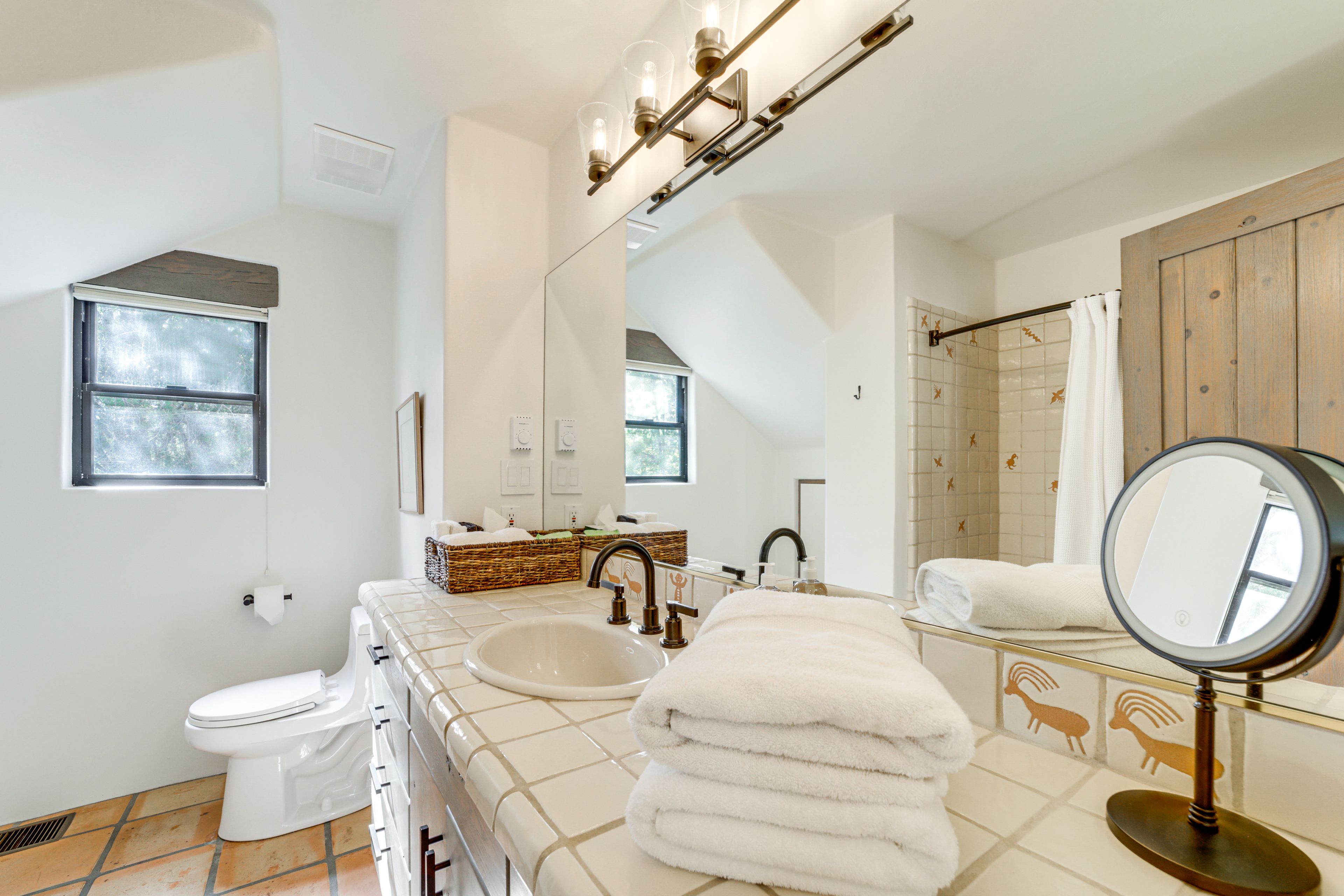 Full Bath | Complimentary Toiletries