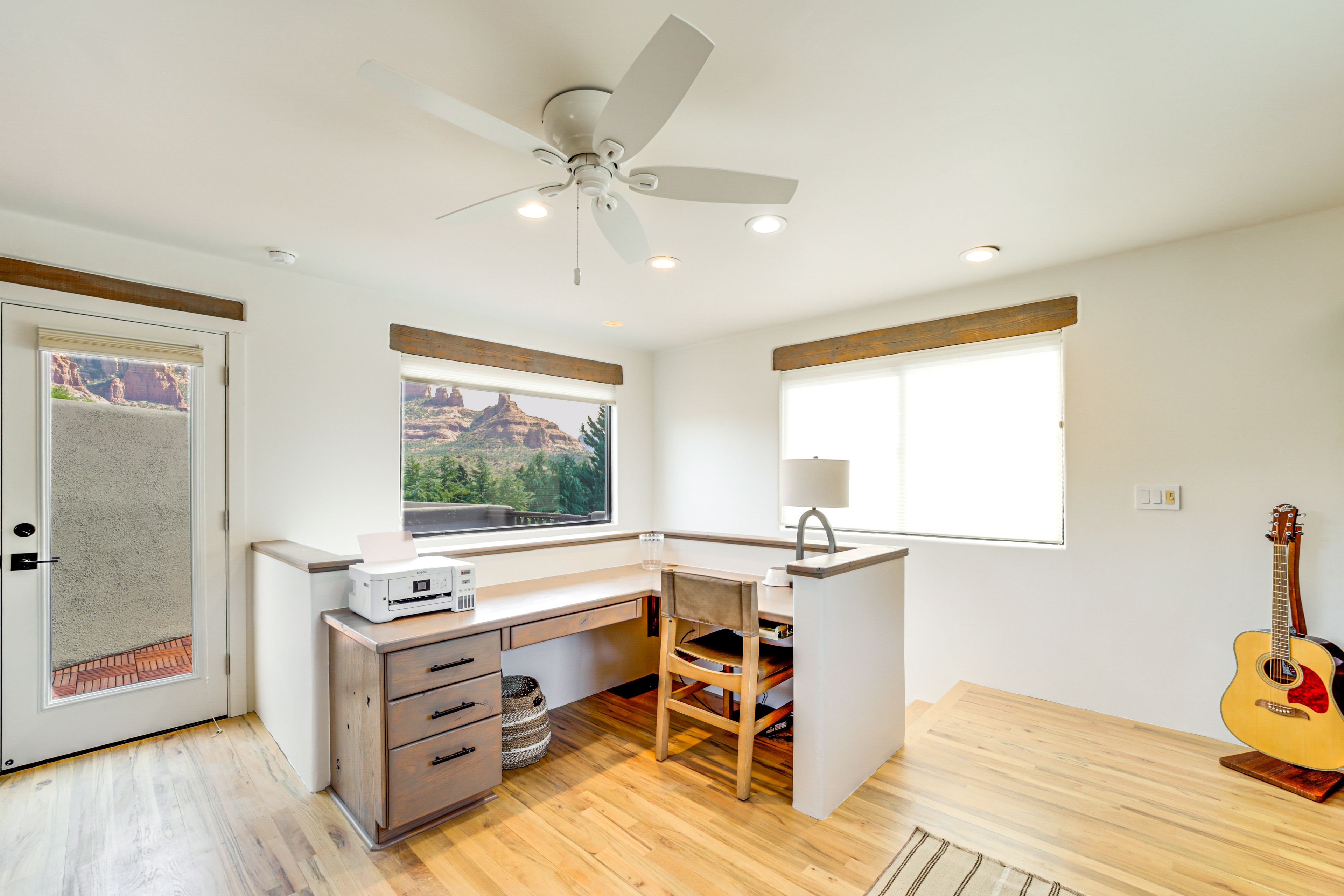 Home Office | 2nd Floor | Free WiFi | Sleeper Sofa | Views