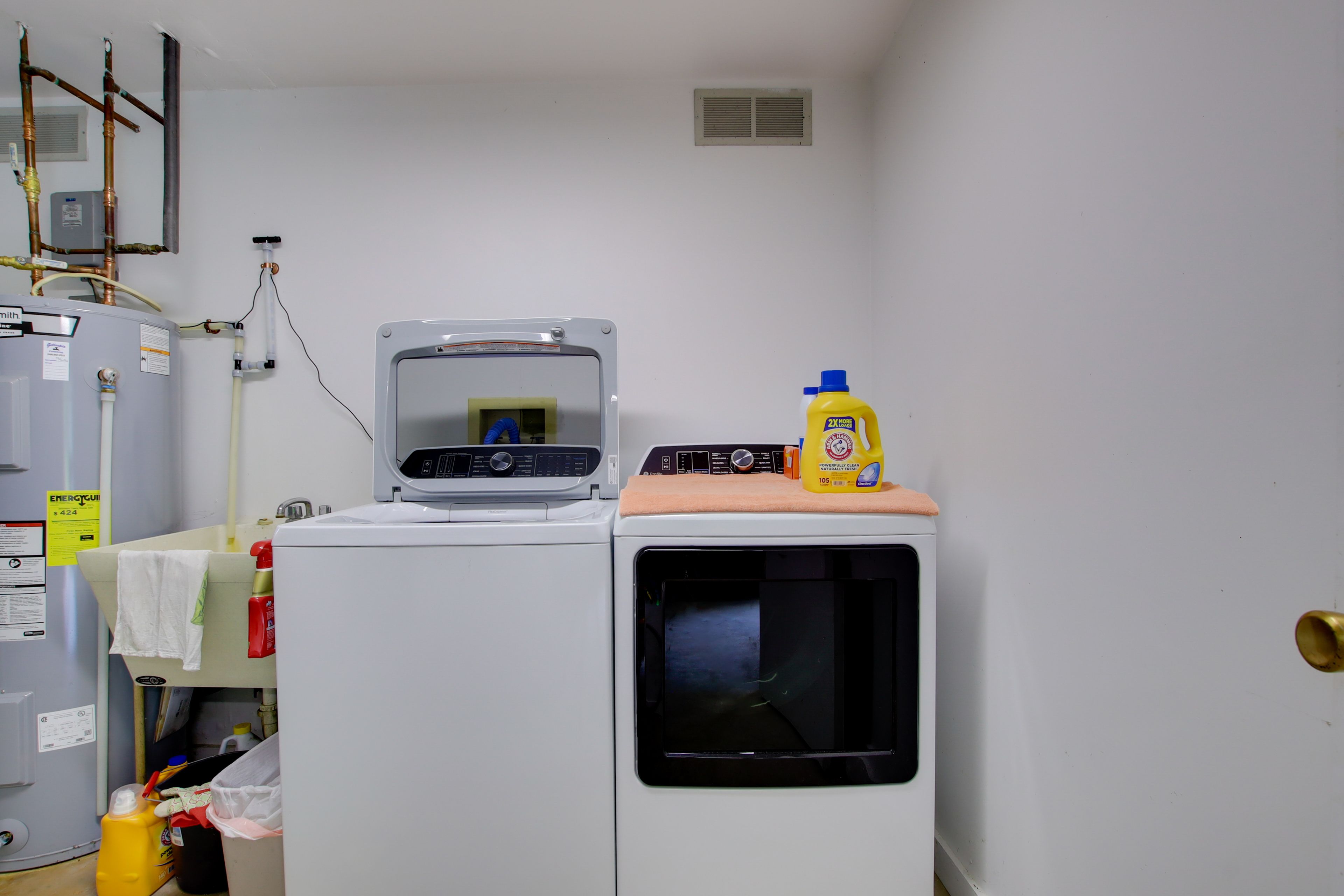 Laundry Room | Washer & Dryer