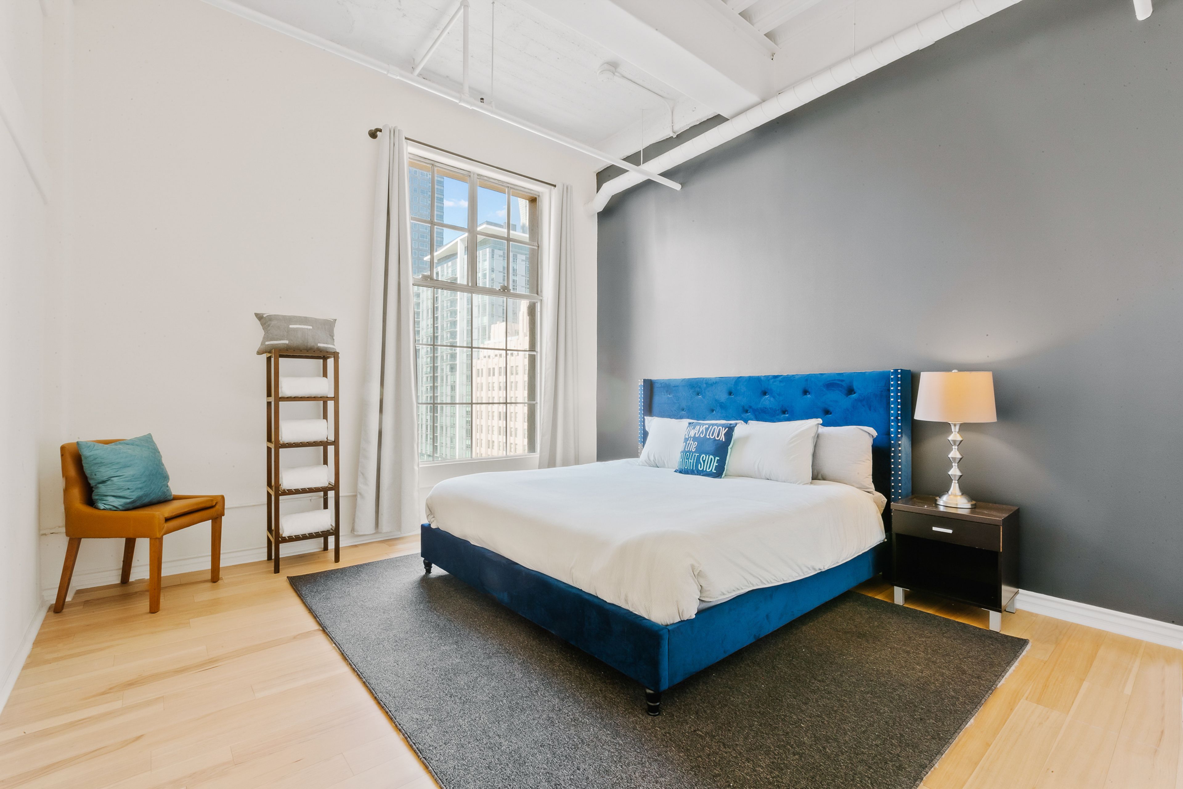 Bedroom 1 | King Bed