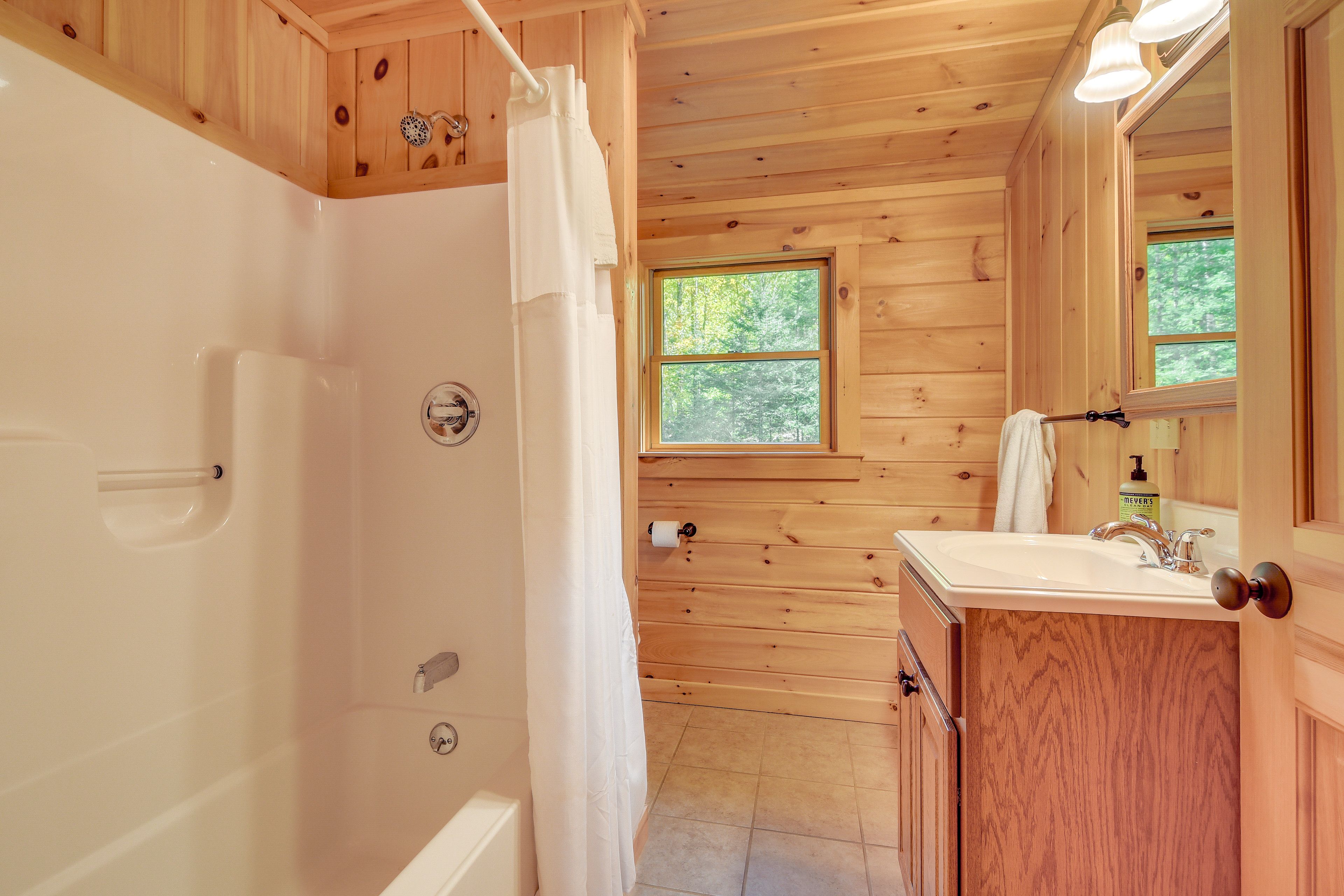 Full Bathroom