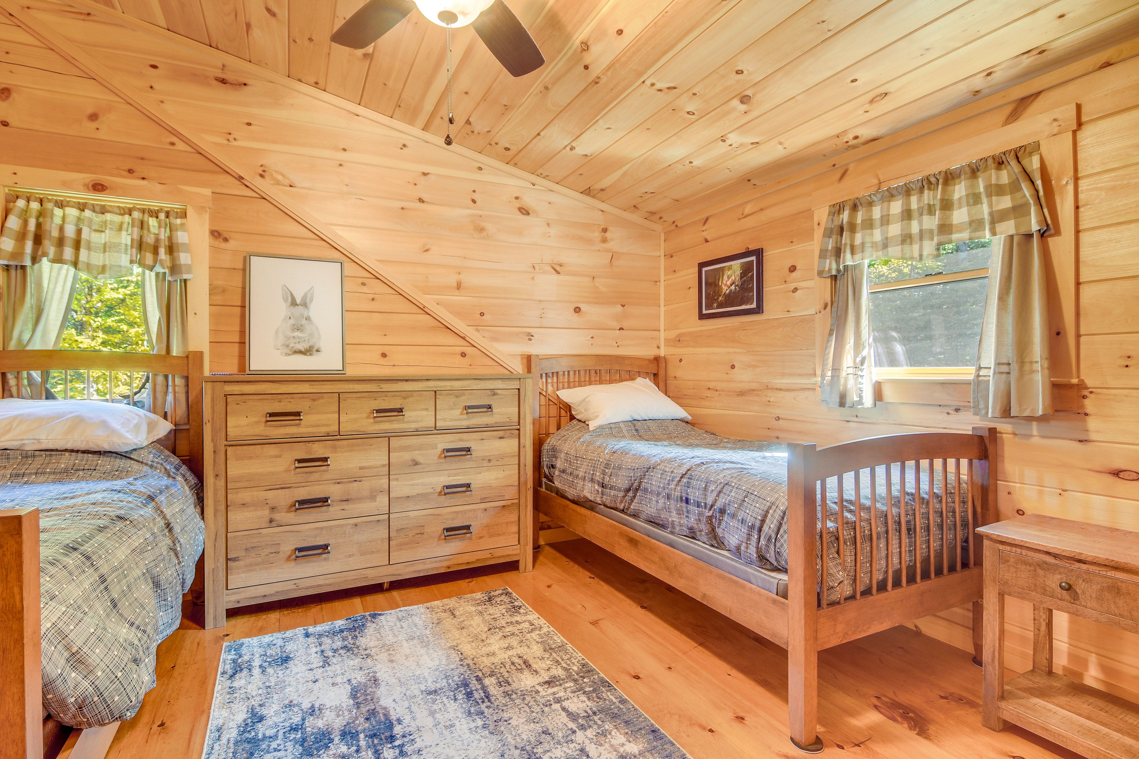 Bedroom 3 | 2 Twin Beds