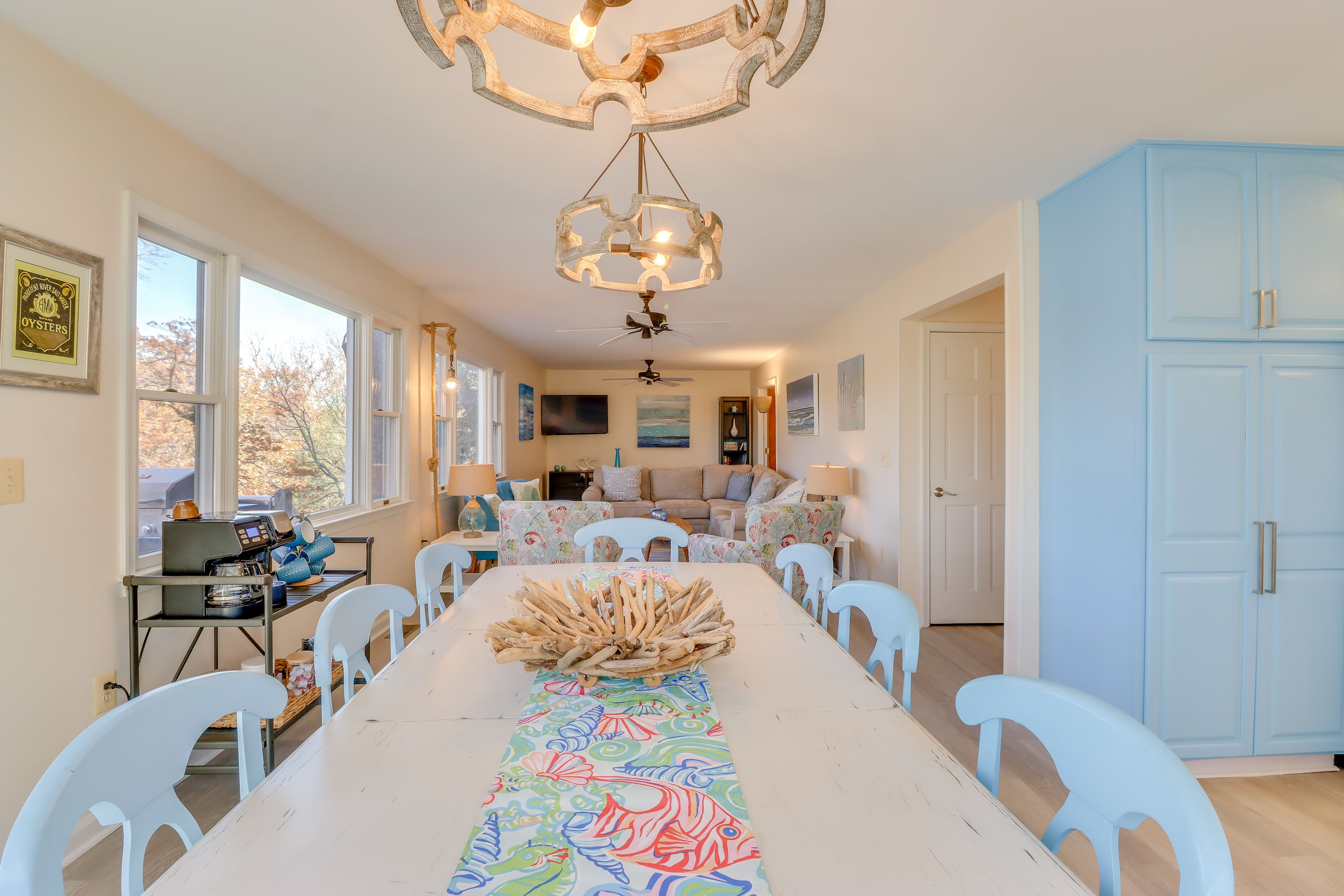 Dining Area | Dishware & Flatware Provided