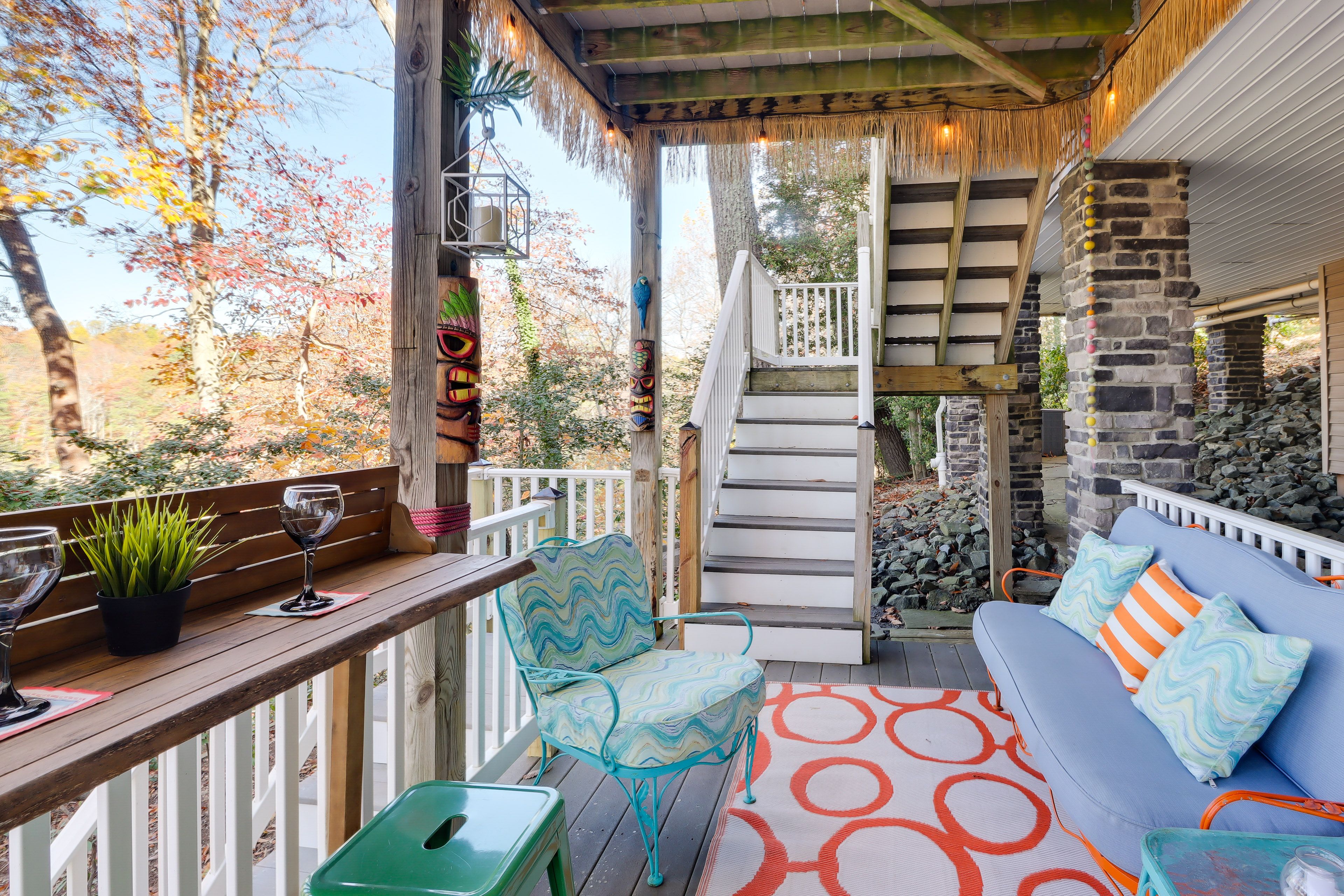 Lower Deck | Tropical Bar