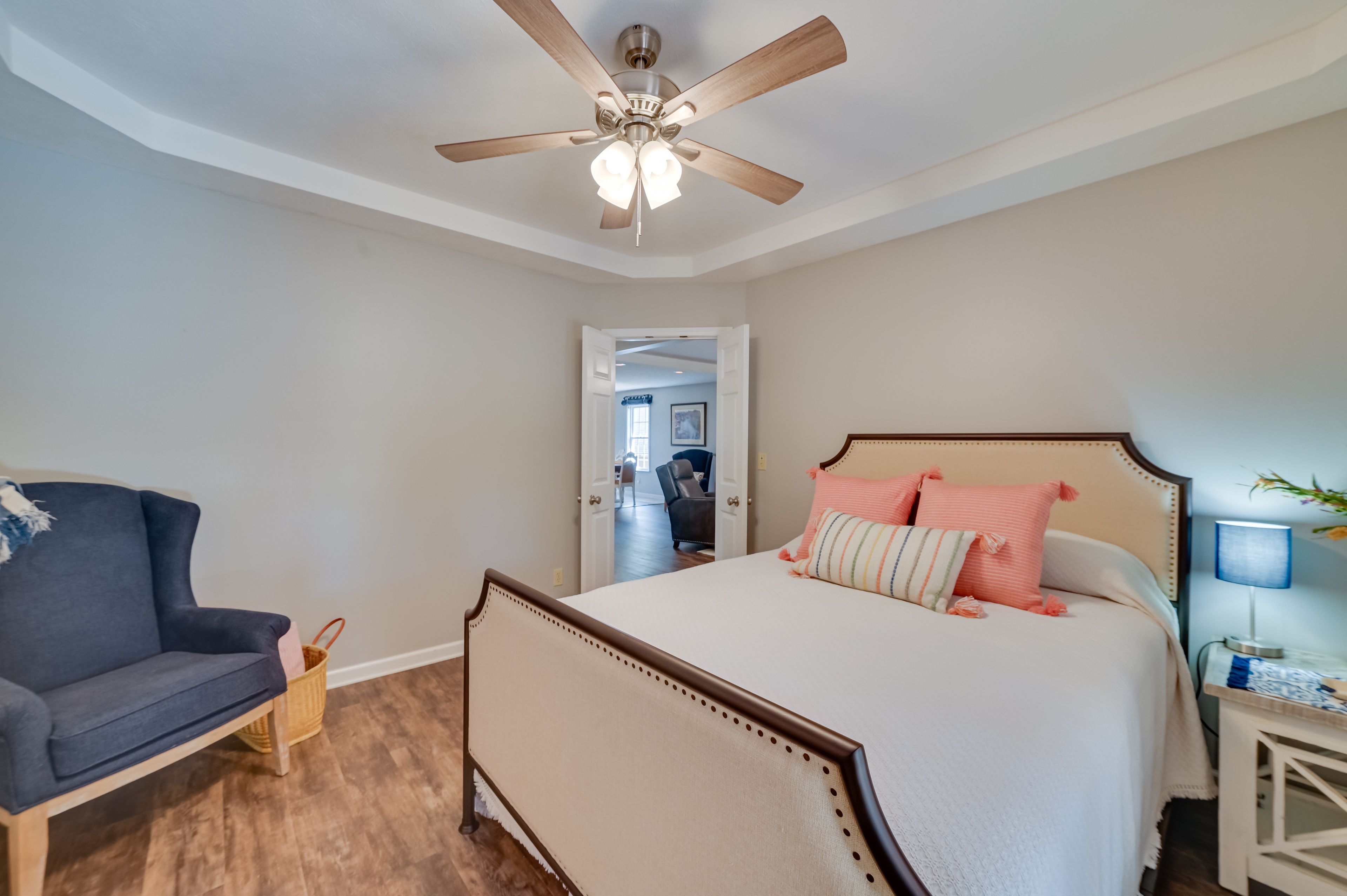 Bedroom 1 | Queen Bed | En-Suite Bathroom