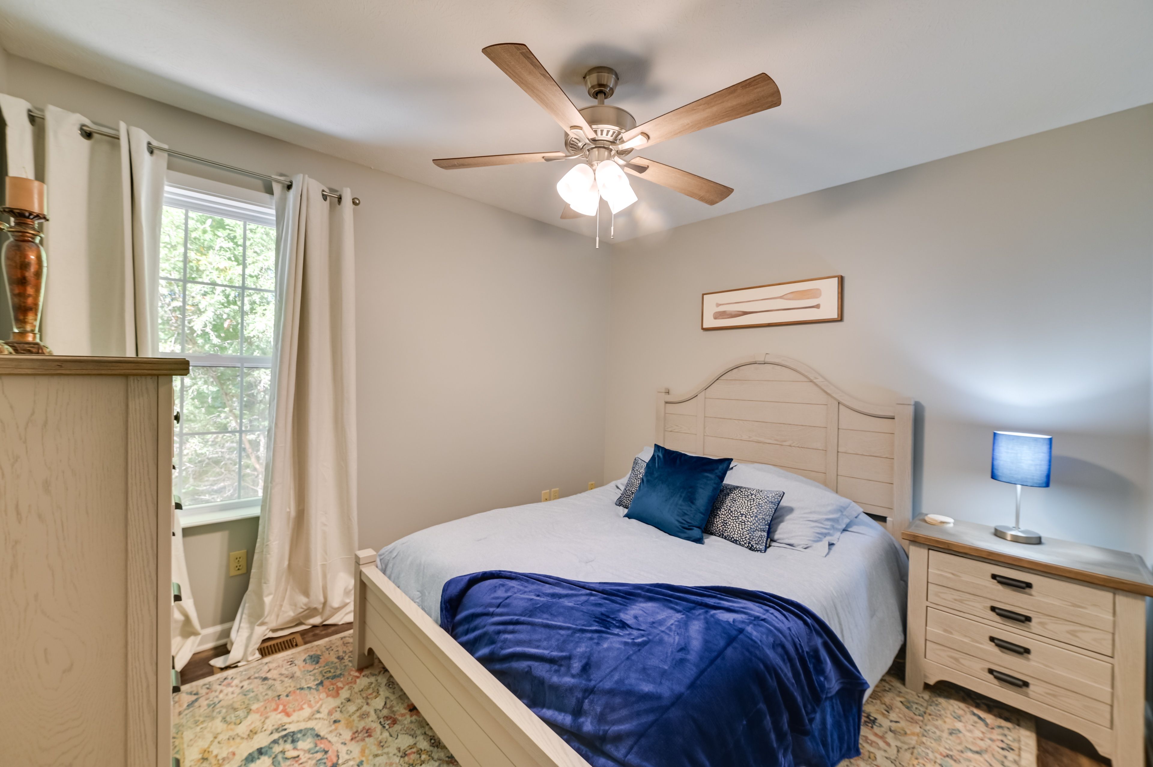 Bedroom 2 | Queen Bed