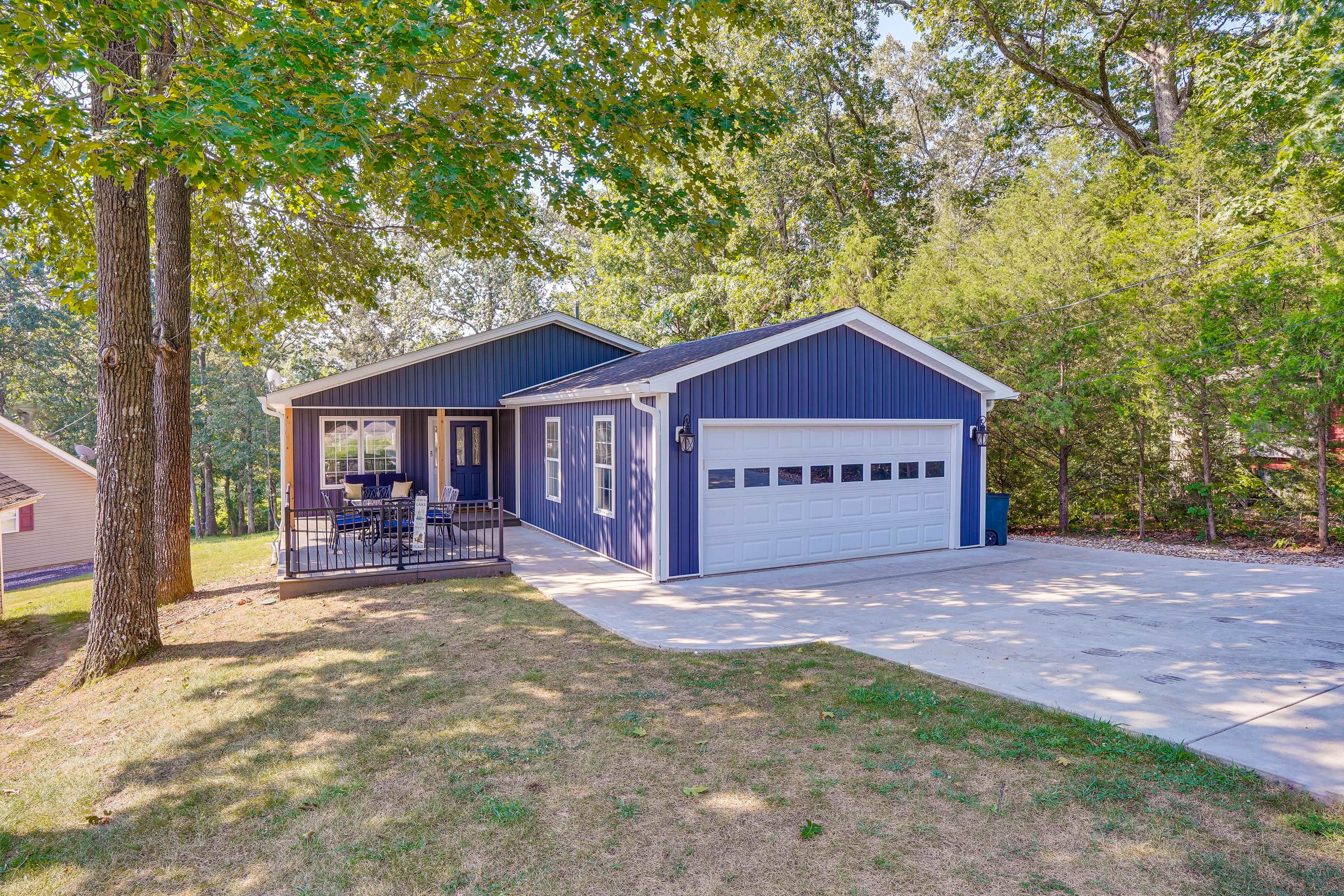 Parking | Driveway (6 Vehicles)