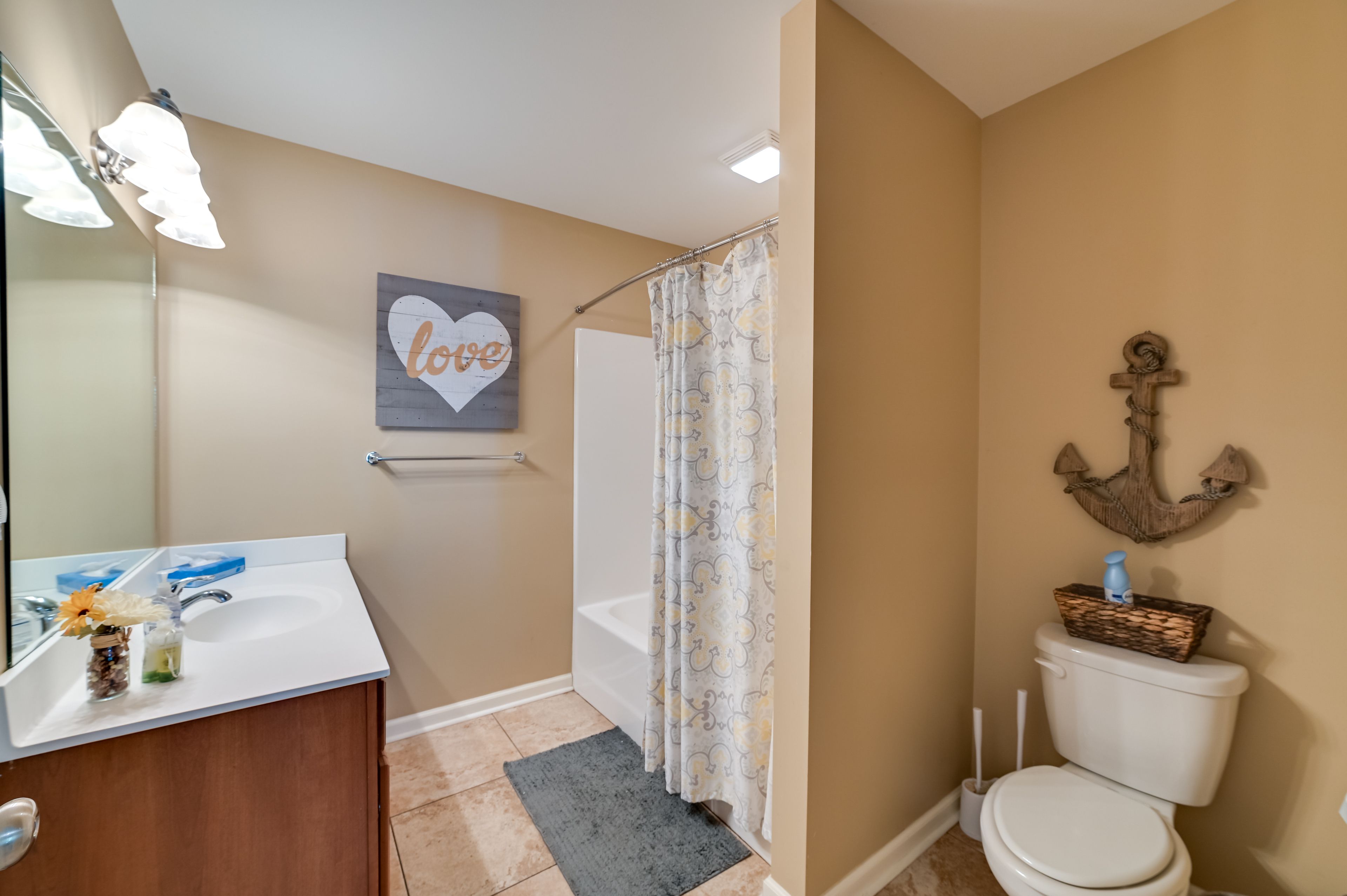 Bathroom | Towels Provided | Complimentary Toiletries