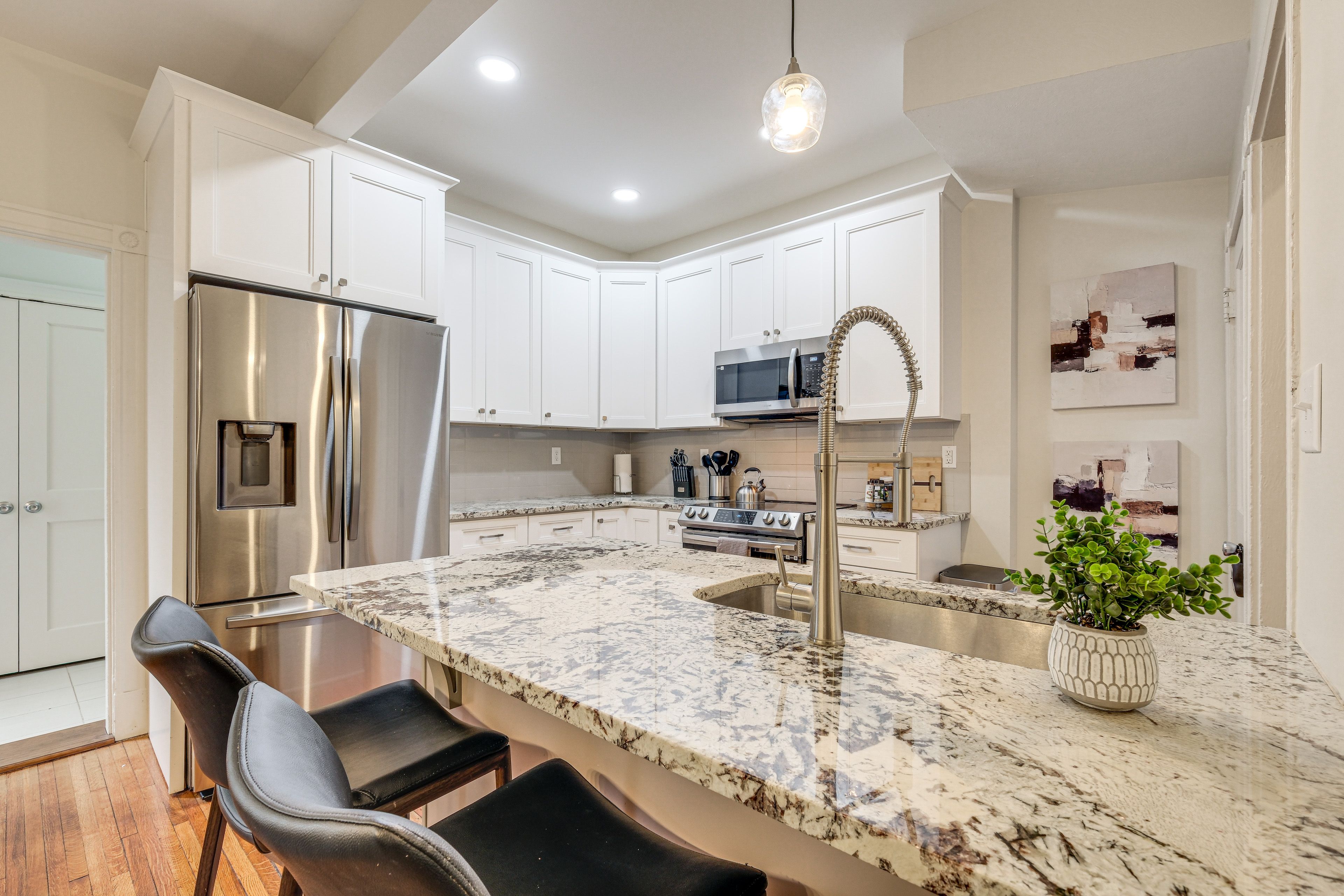 Kitchen | Cooking Basics | Coffee Maker | Bar Seating | 1st Floor