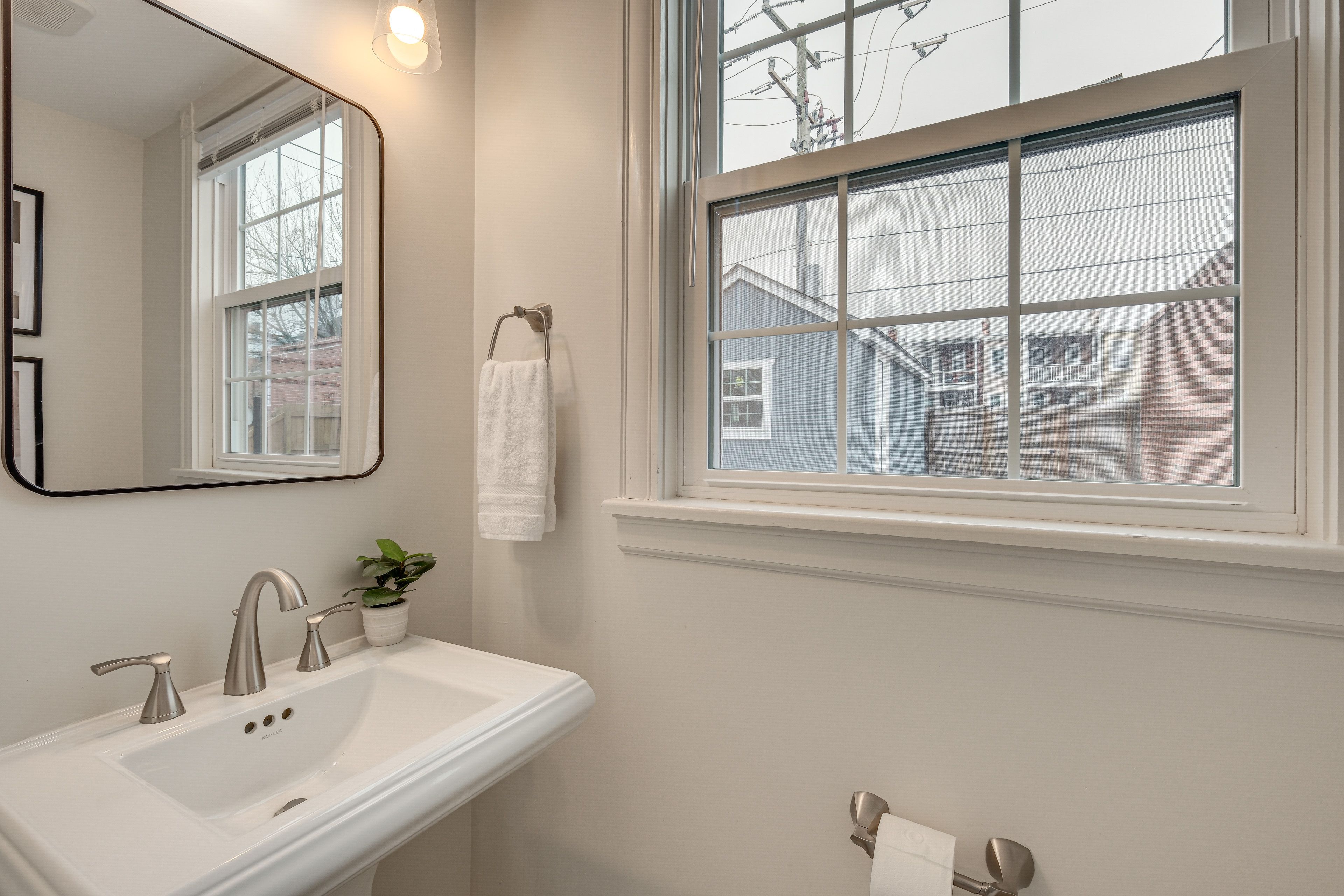 Half Bathroom | 1st Floor