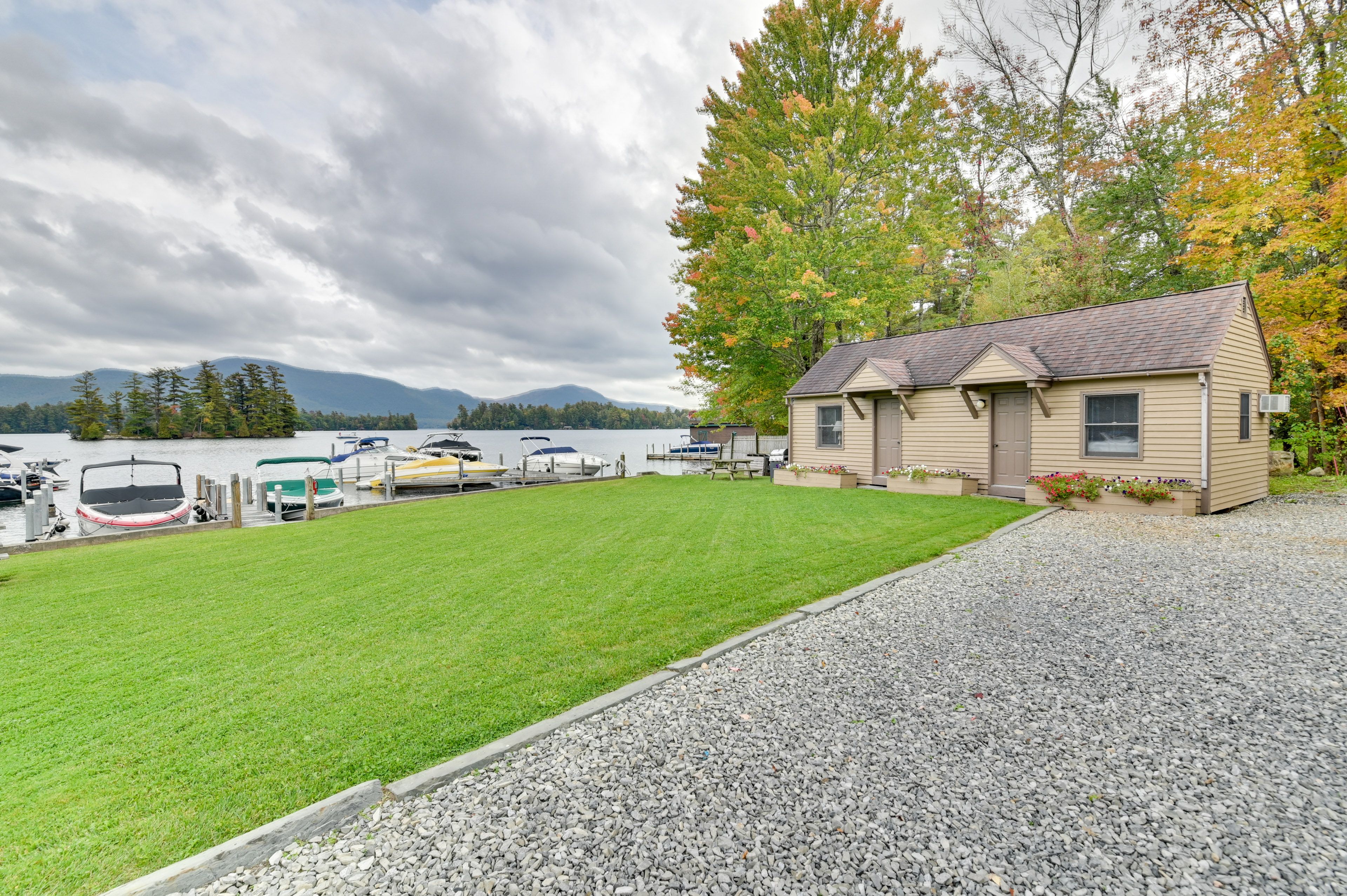 Parking | Driveway (1 Vehicle) | Trailer Parking w/ Additional Fees